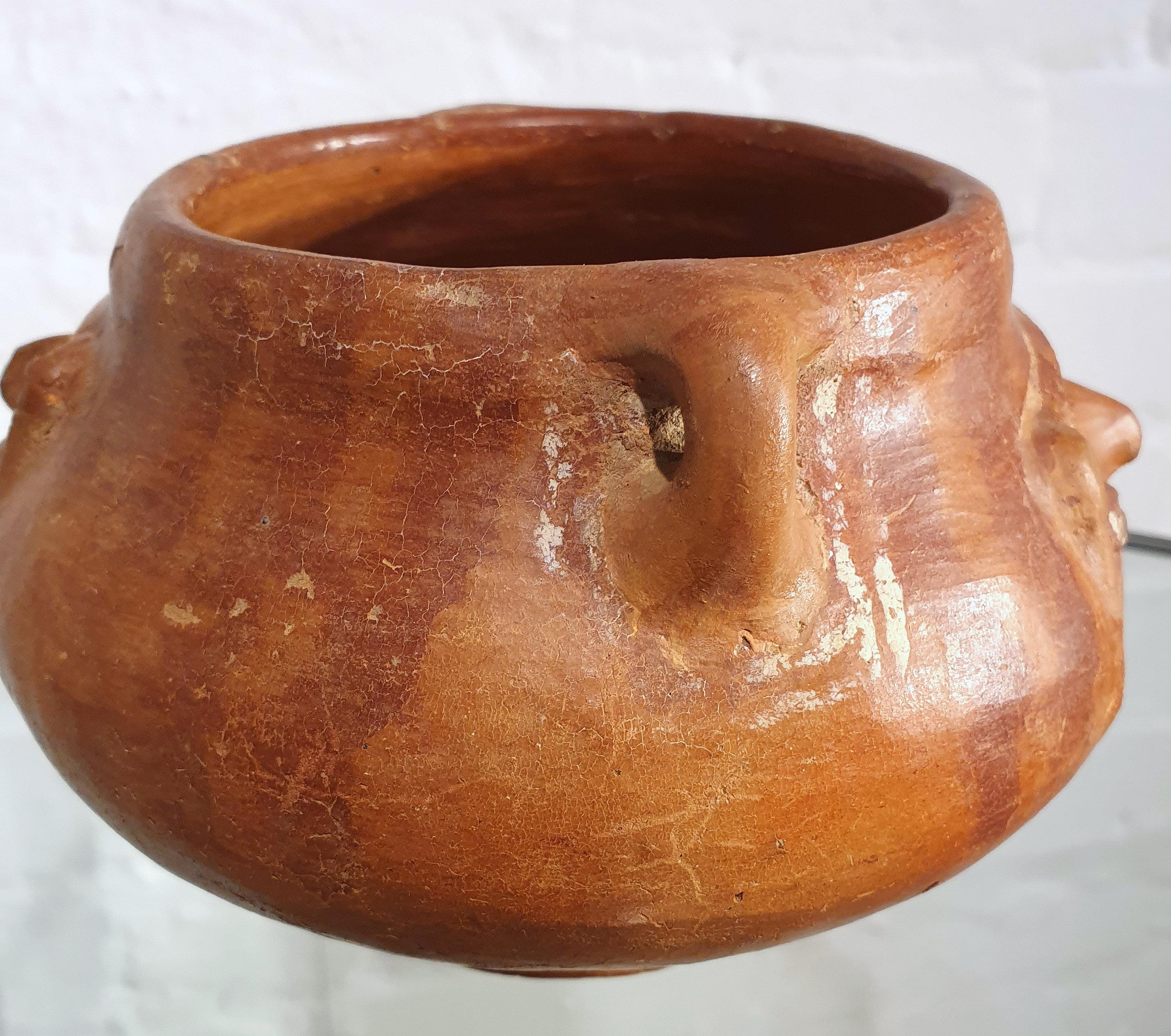Coppia di ciotole ovoidali in terracotta del Costa Rica In condizioni buone in vendita a London, GB