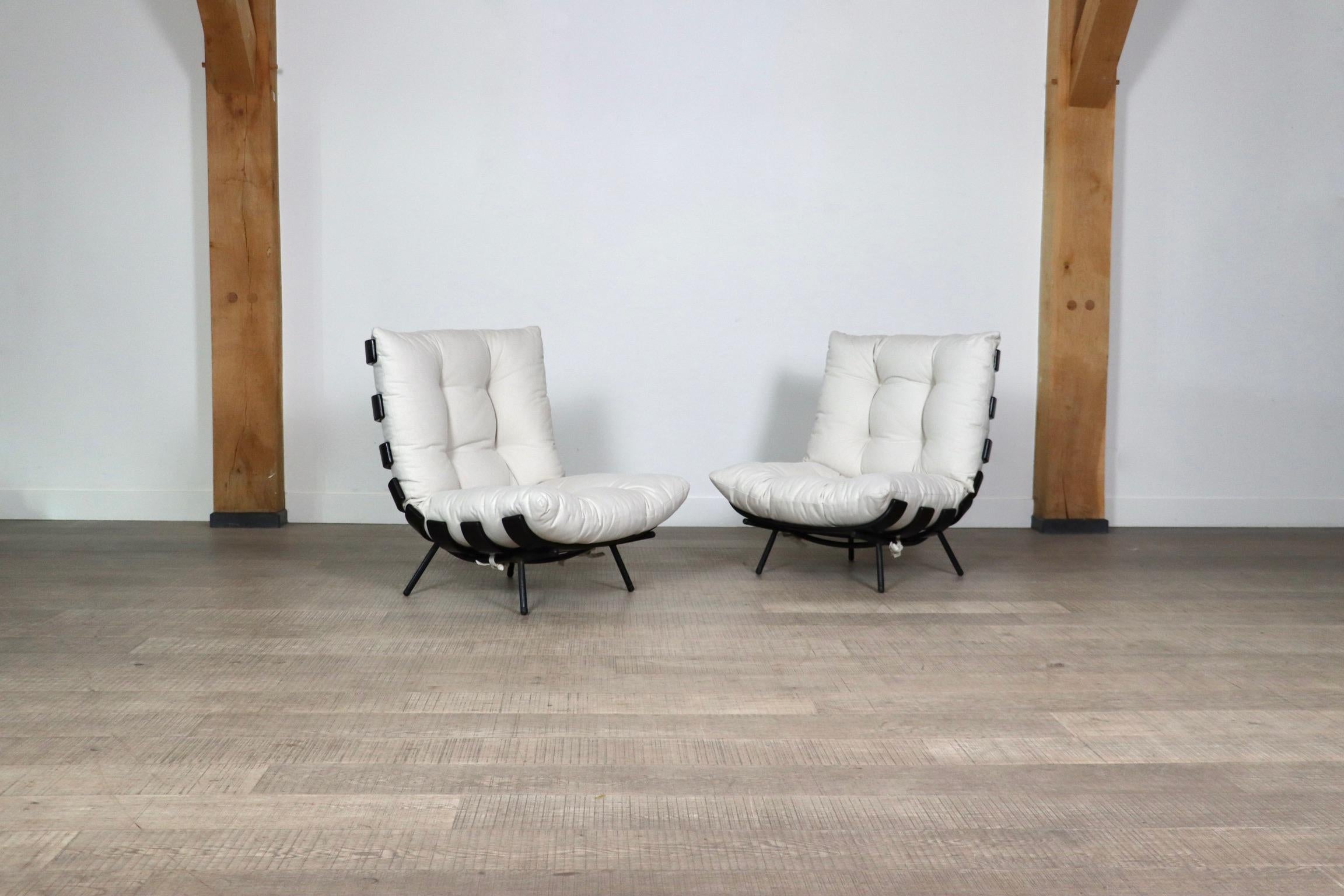 Mid-20th Century Pair Of Costela Lounge Chairs By Carlo Hauner And Martin Eisler, 1950s For Sale