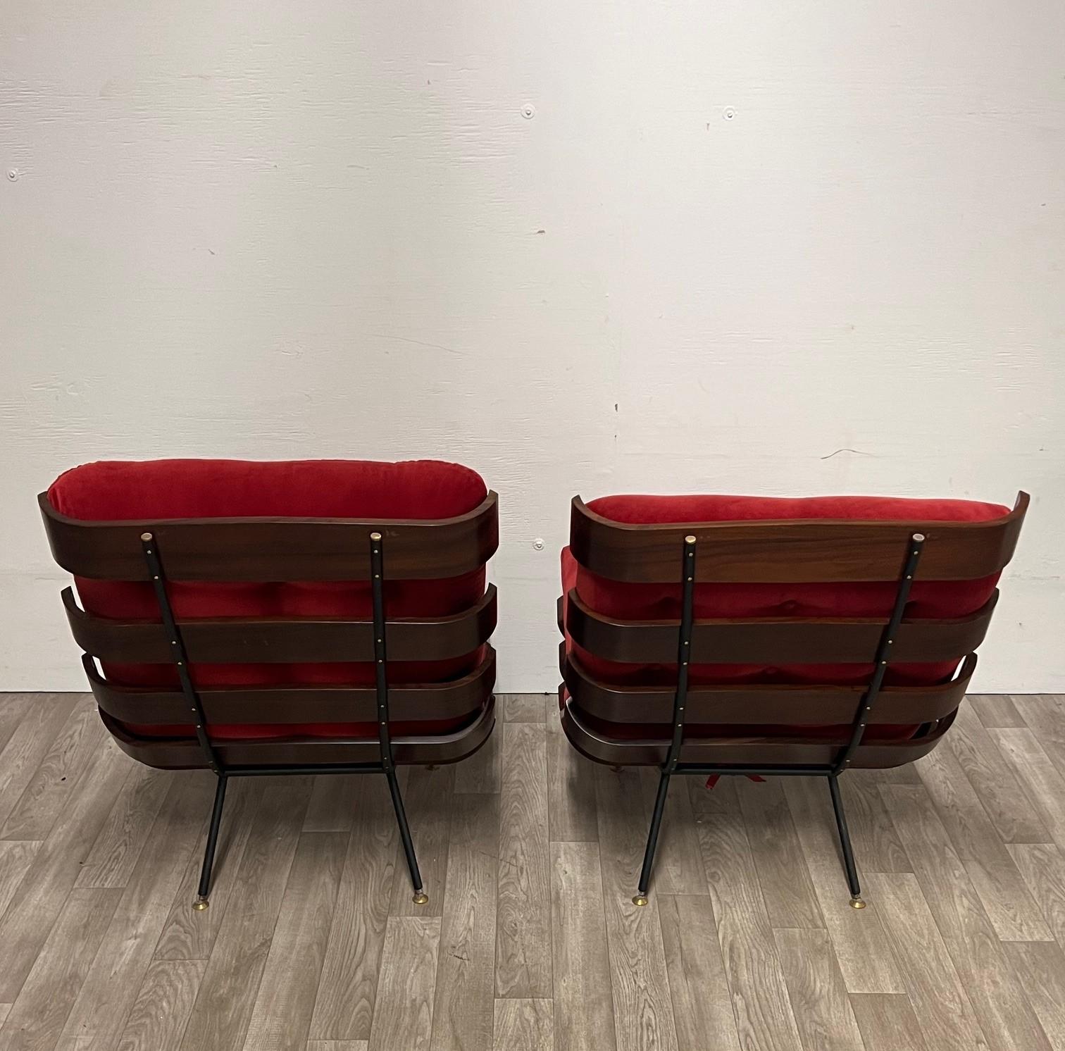 Pair of Costela Lounge Chairs made out of wood with metal legs
Comes with reupholstered cushions
Very good condition
Carlo Hauner and Martin Eisler for Forma
Brazil 1950s
