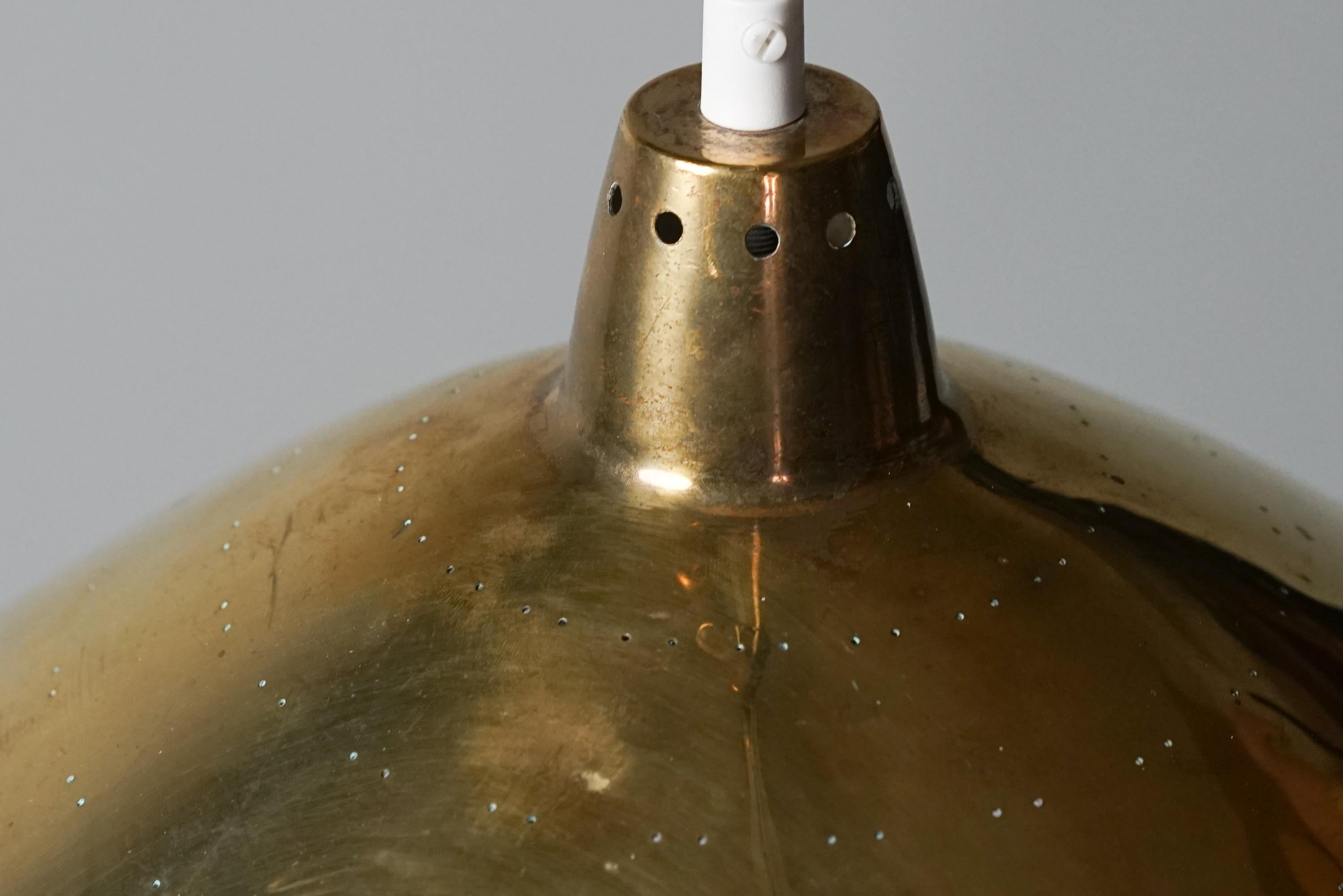 Finlandese Coppia di pendenti in ottone a contrappeso di Itsu Oy, anni '50 in vendita