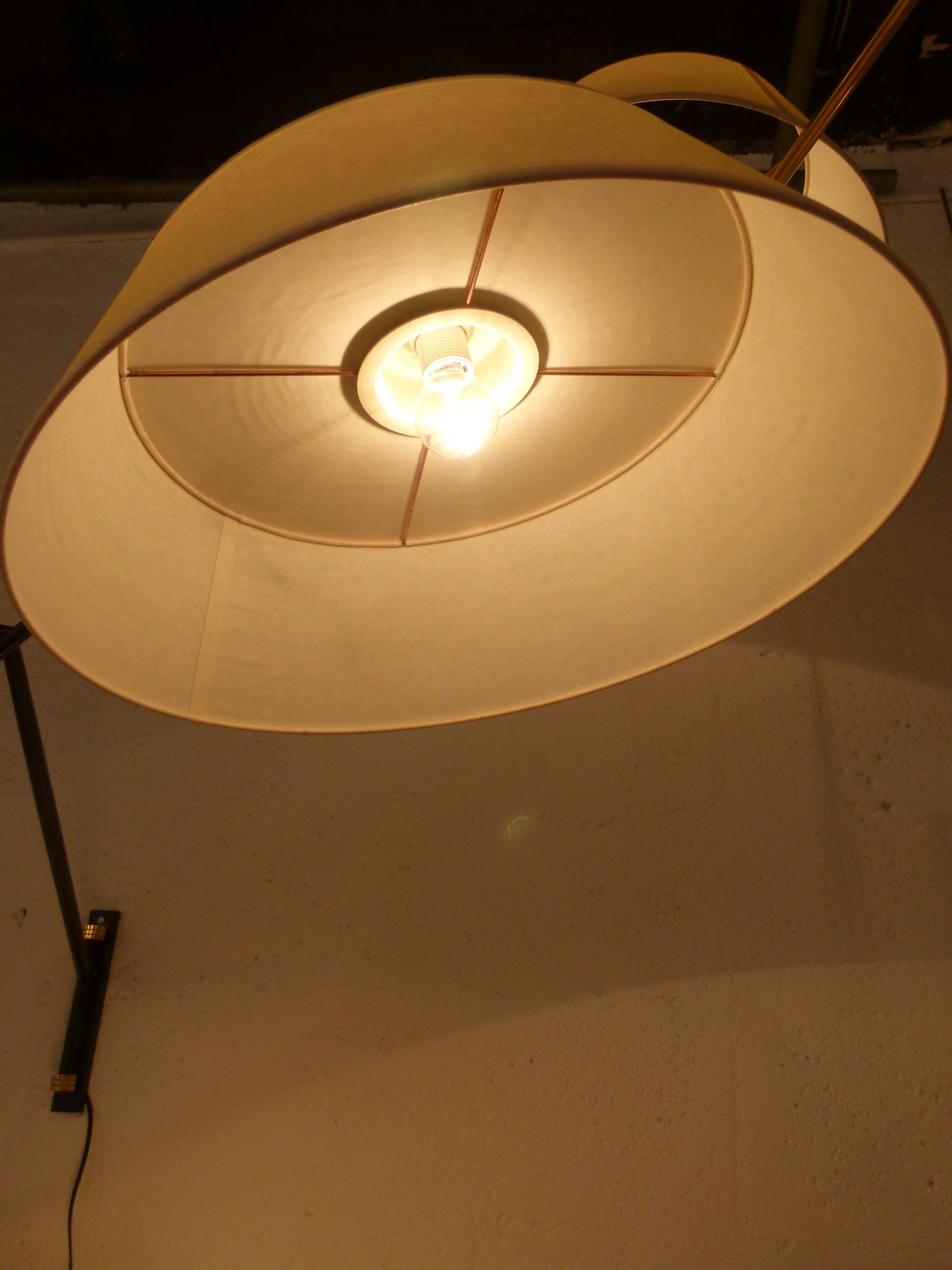 Mid-Century Modern Paire d'appliques à contrepoids, Maison Lunel circa 1950 en vente