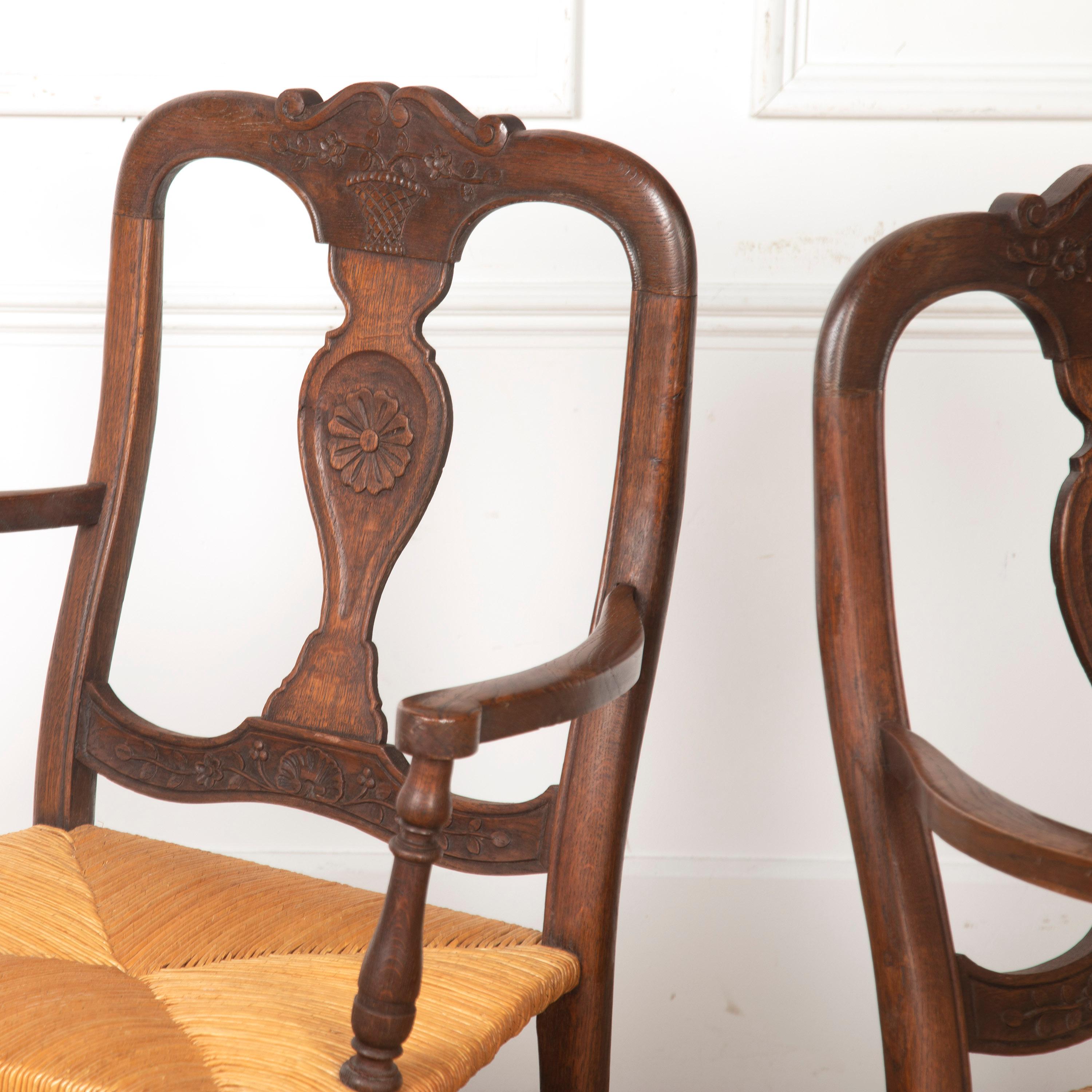 Pair of Country Carver Chairs In Good Condition In Gloucestershire, GB