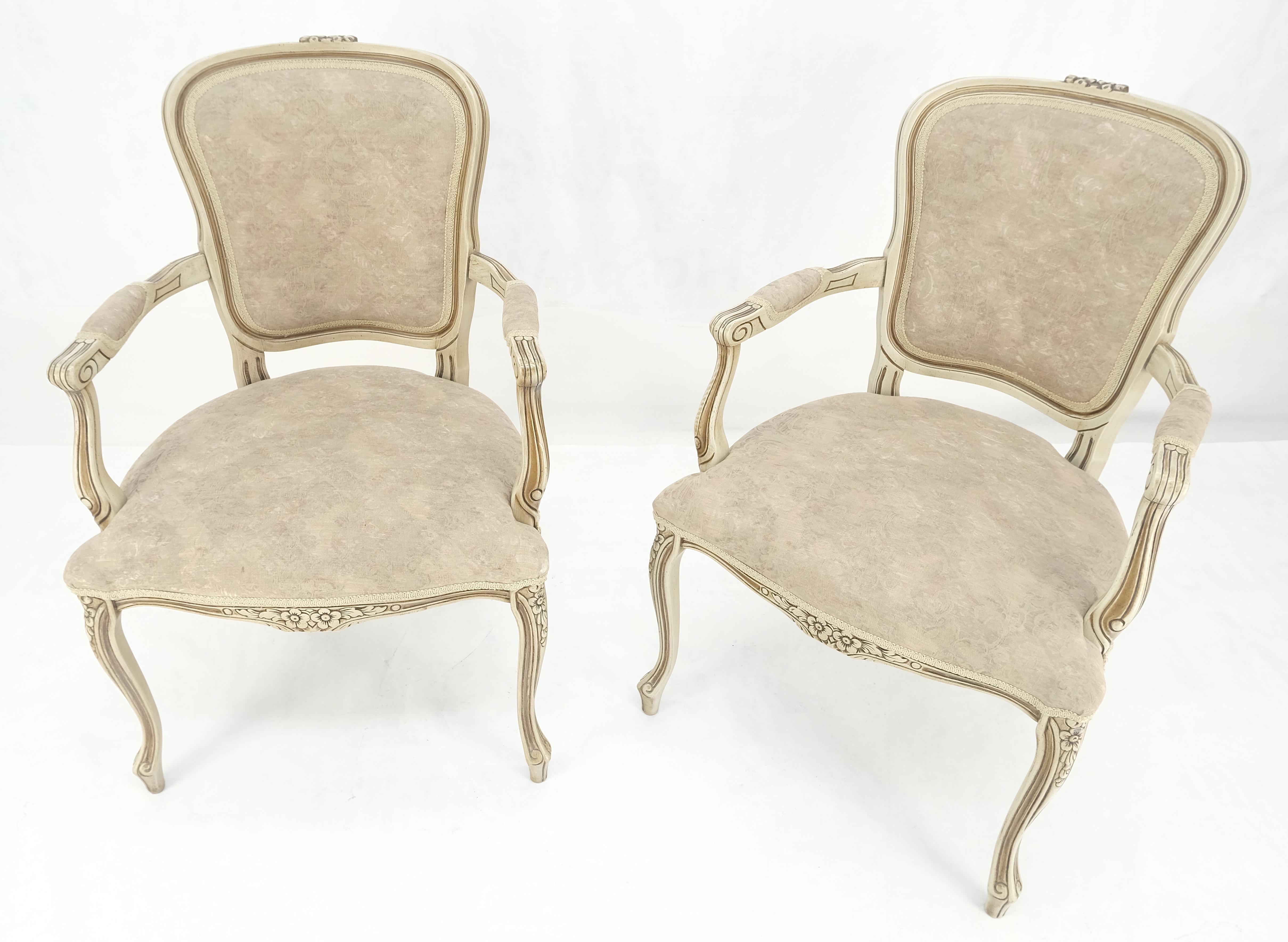 Provincial français Paire de fauteuils d'appoint de style rustique français, beige, pour le feu MINT en vente