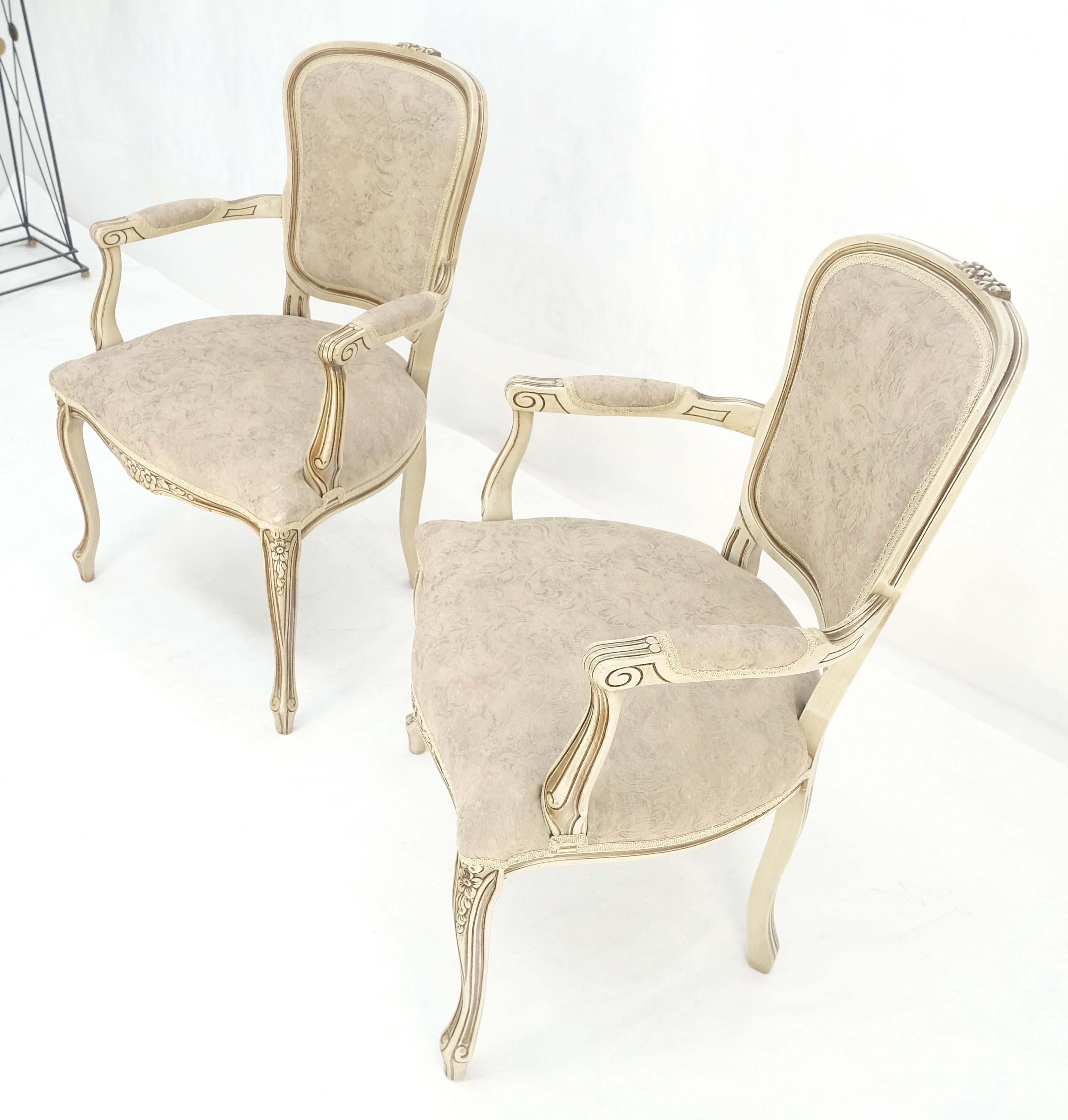 Paire de fauteuils d'appoint de style rustique français, beige, pour le feu MINT en vente 1