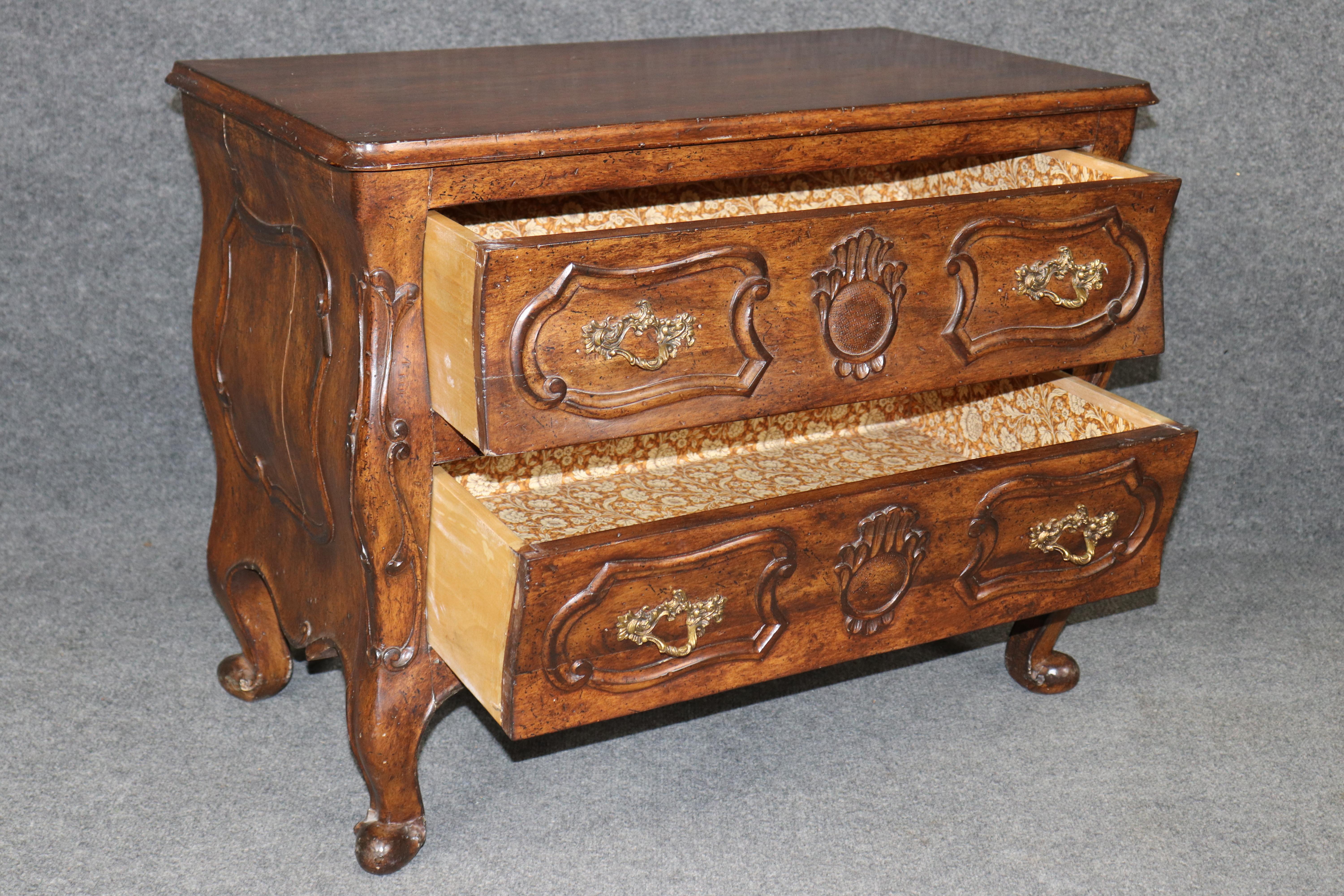 20th Century Pair of Louis XV Style Carved Two Drawer Night Stands For Sale