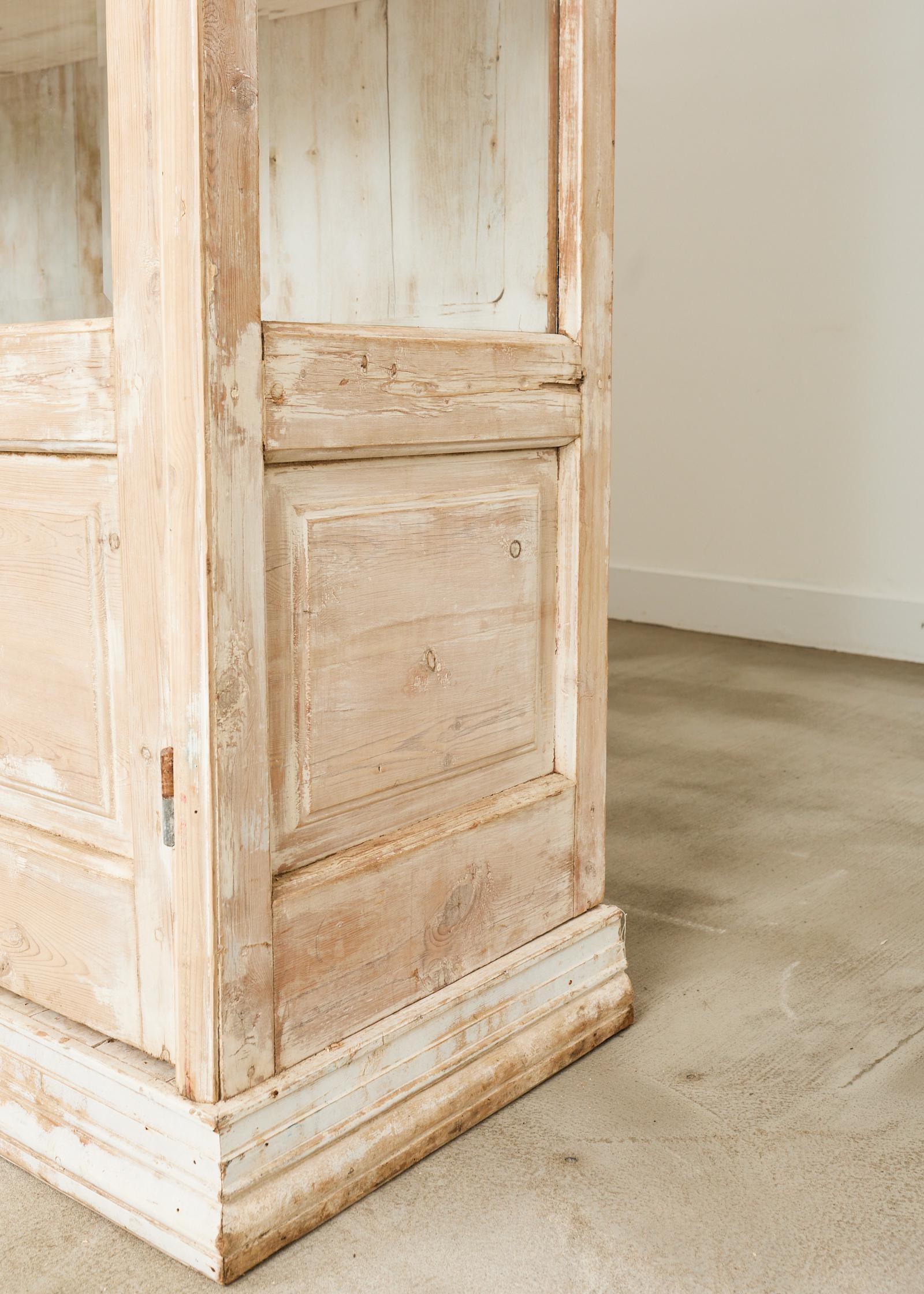 Pair of Country French Pine Library Bookcases Beveled Glass Doors For Sale 15