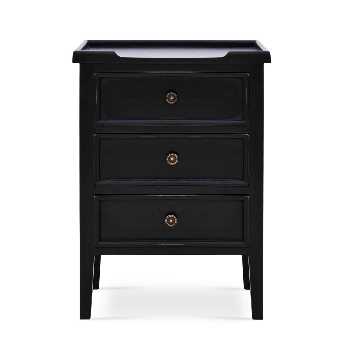This classic piece combines timeless design with practical functionality, making it a perfect addition to your home.

Crafted with meticulous attention to detail, this end table features a raised edge gallery top, perfect for keeping your items