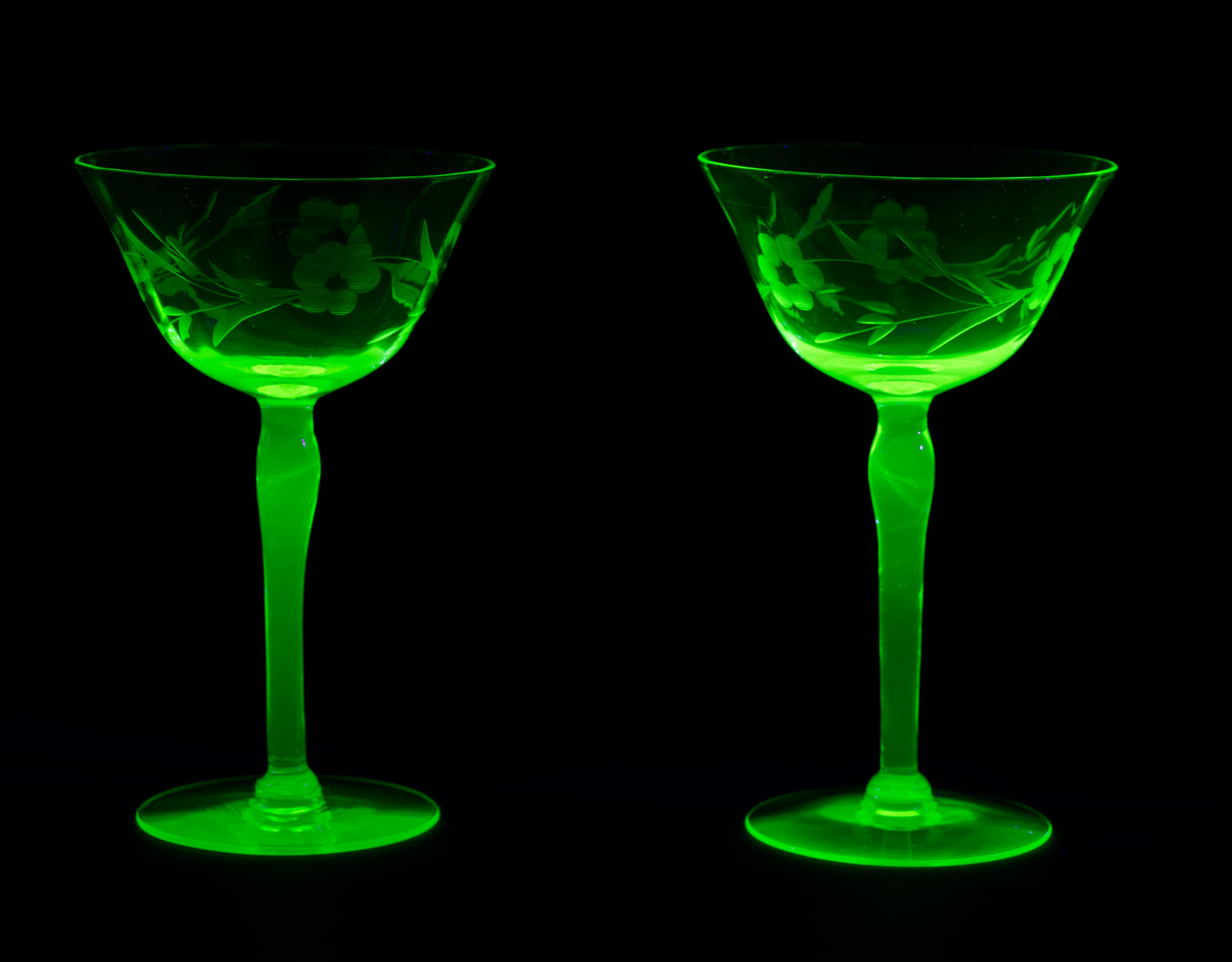 Pair of Coupe Etched Glasses, Uranium Green Glass Glow in UV Light 1