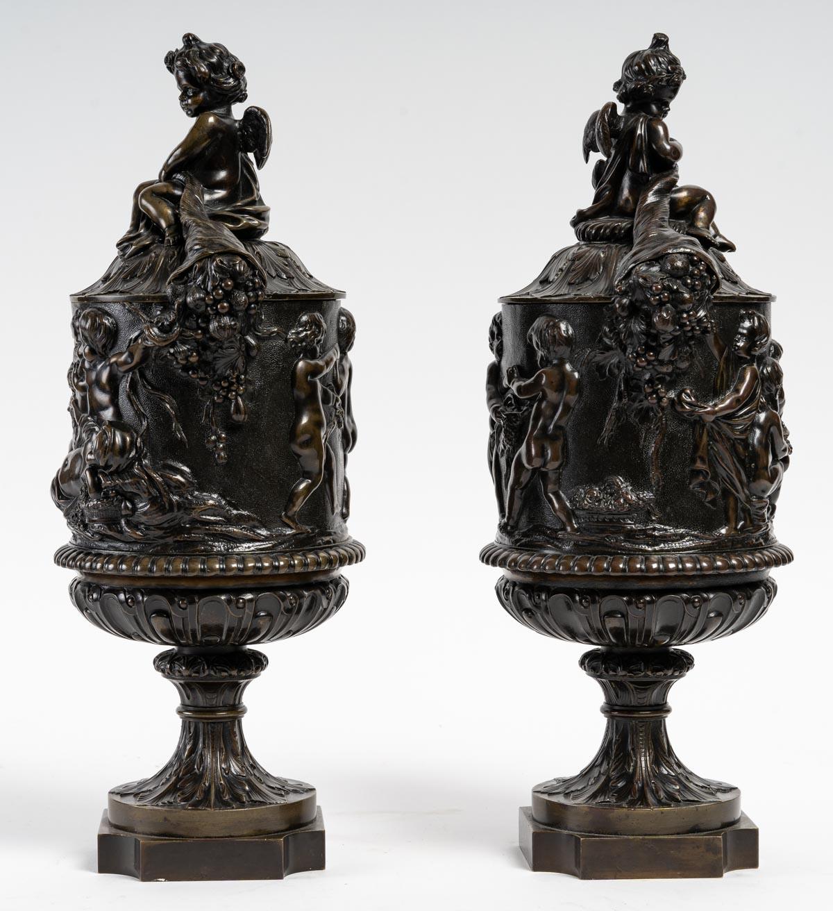 Pair of Covered Goblets in Patinated Bronze In Good Condition In Saint-Ouen, FR