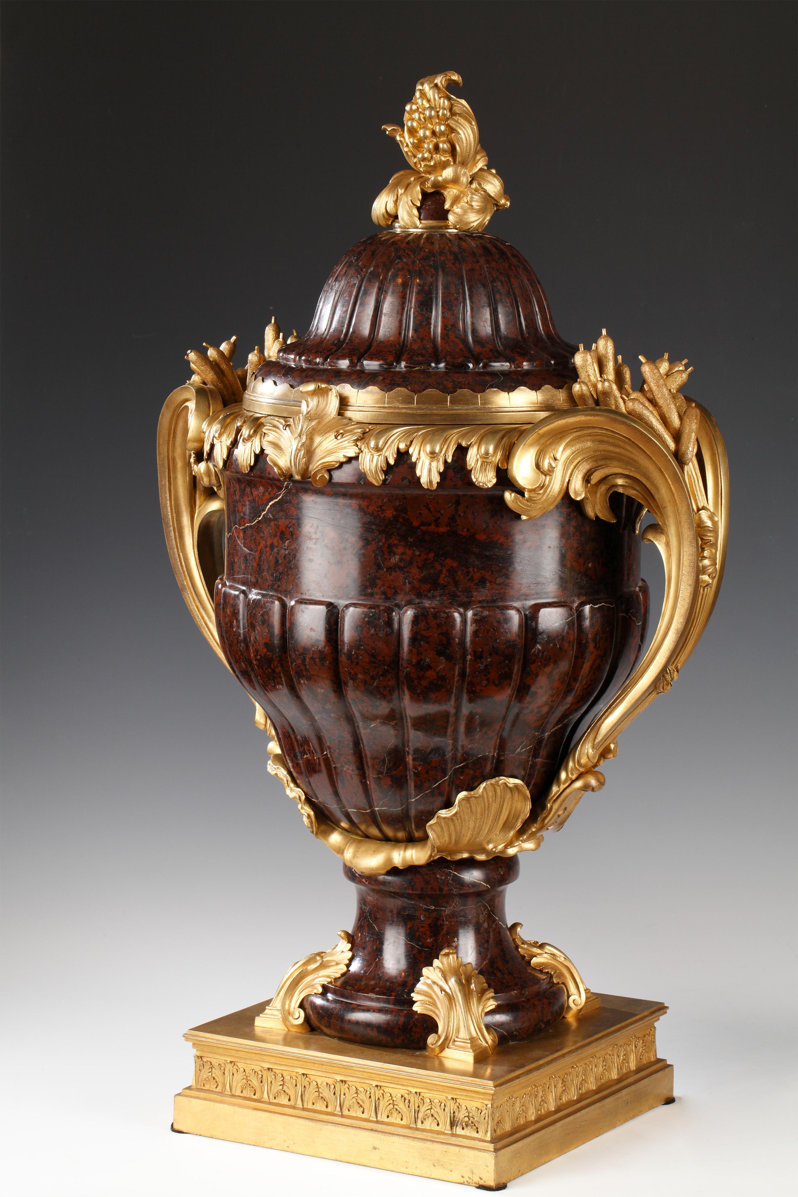 Paire de vases couverts attribués à la Maison Lexcellent, France, vers 1890 Bon état - En vente à PARIS, FR