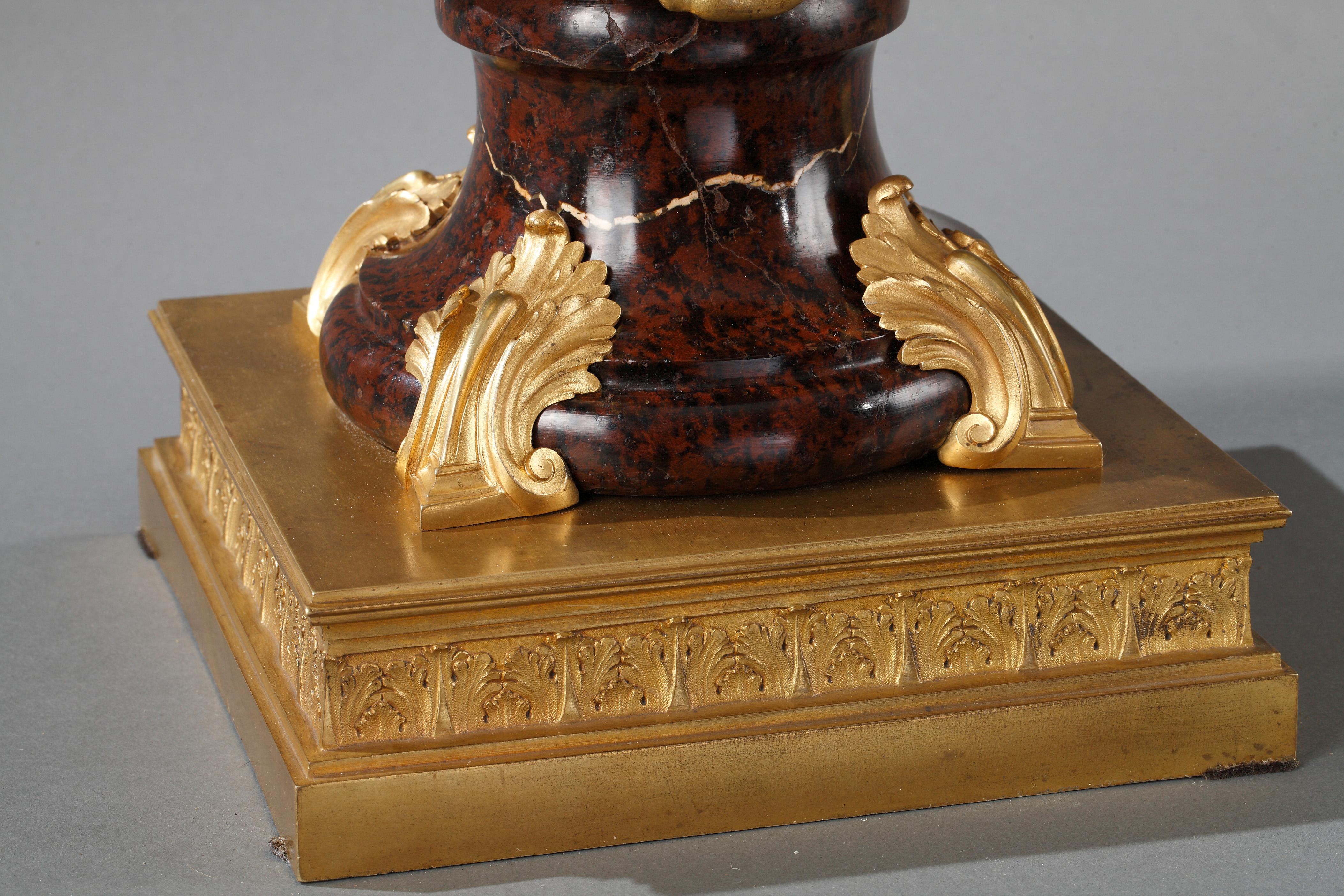 Paire de vases couverts attribués à la Maison Lexcellent, France, vers 1890 en vente 1