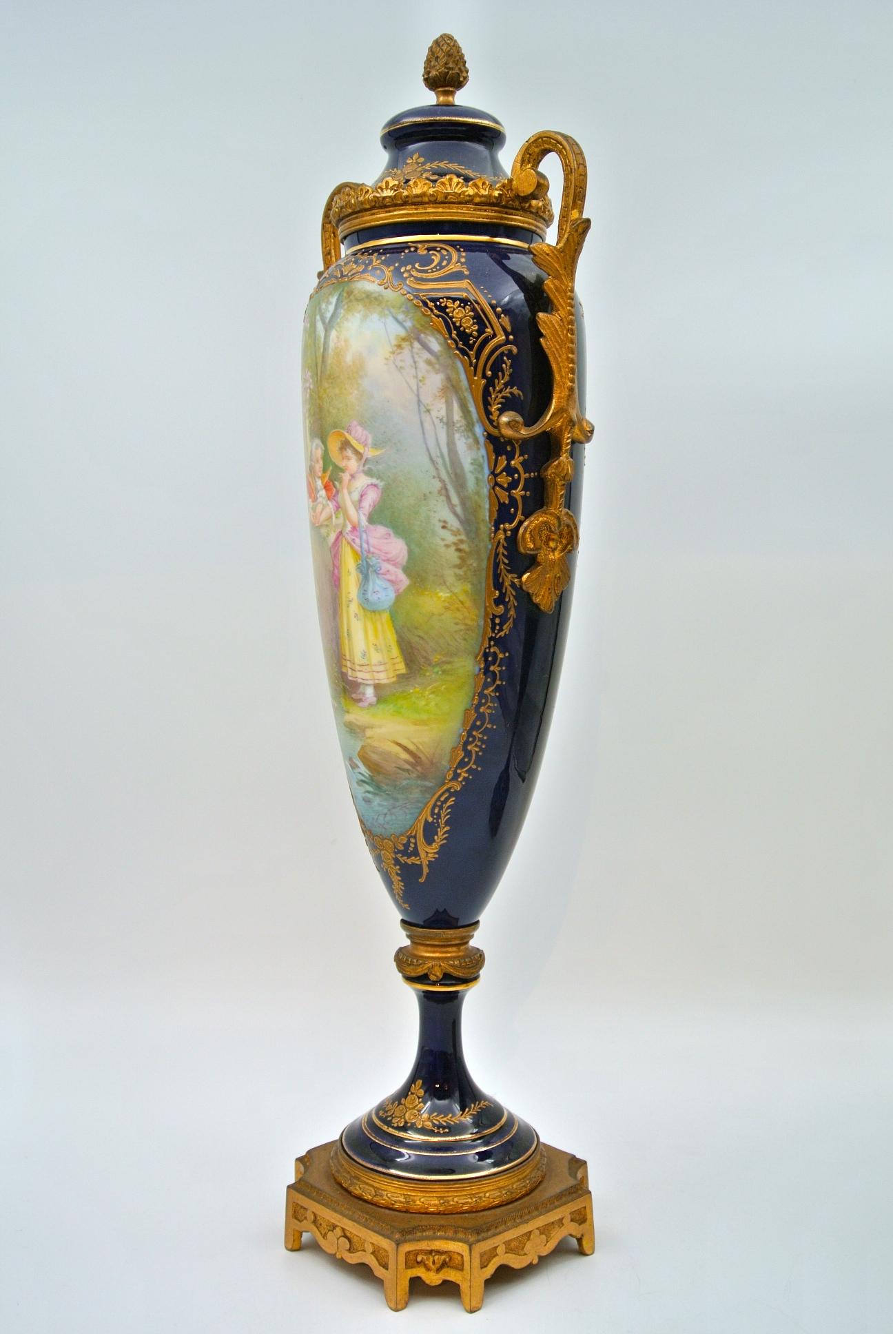 Pair of Covered Vases in Sèvres Porcelain 4