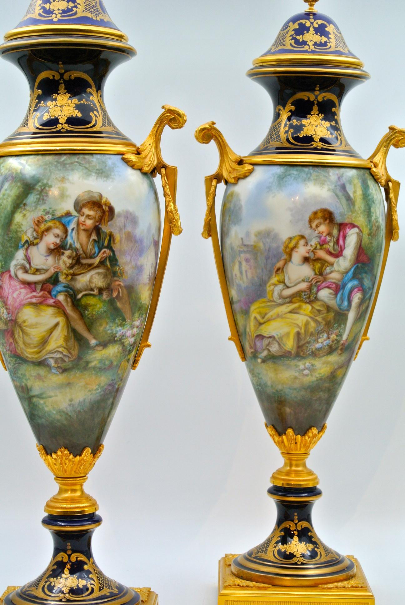Pair of covered vases in Sèvres Porcelain and gilt bronze, Napoleon III period, 19th century.
Measures: H 63 cm, W 23 cm, D 18 cm.