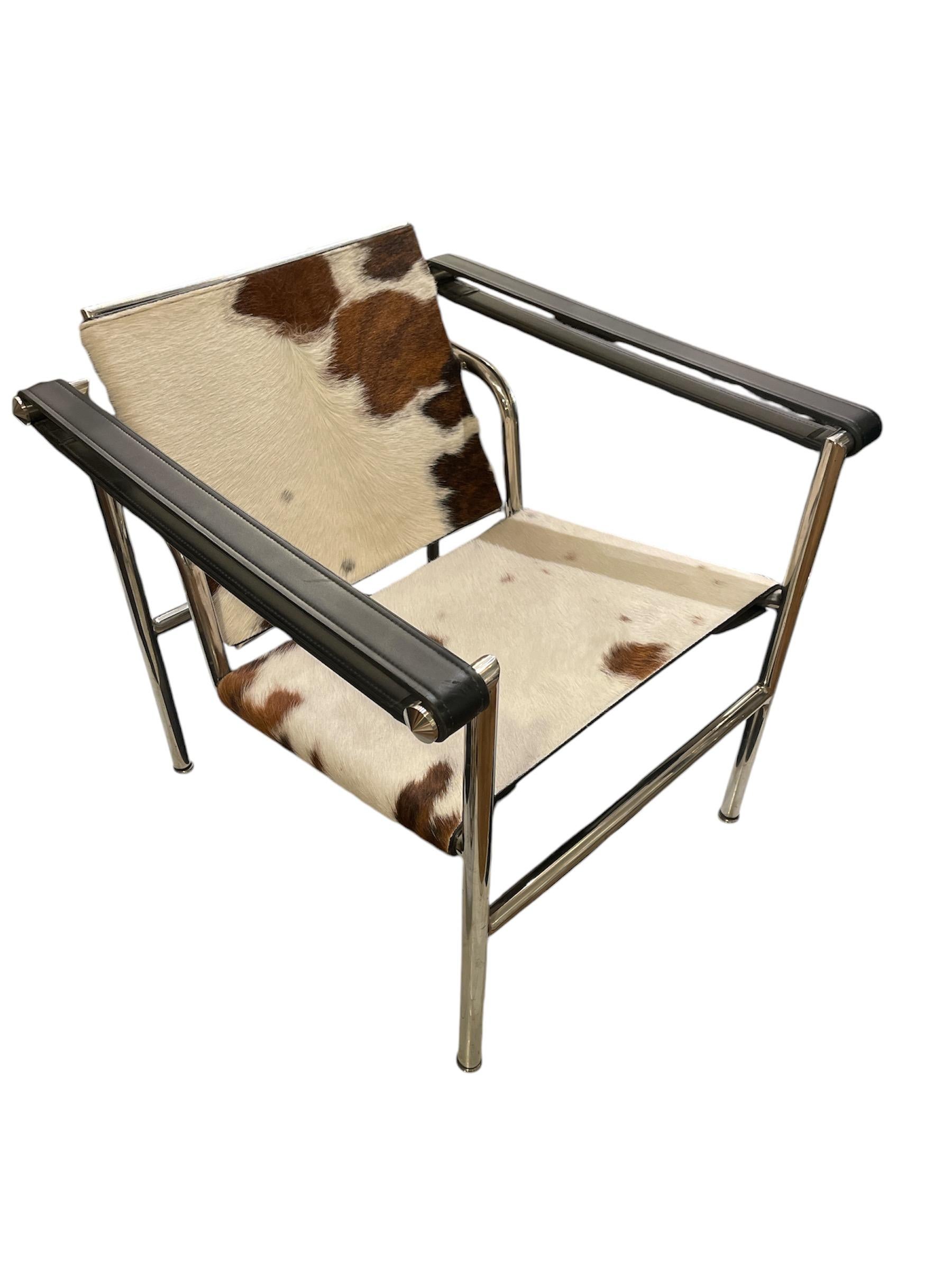 Italian Pair Of Cow Hide Armchair With Tilting Back By Le Corbusier