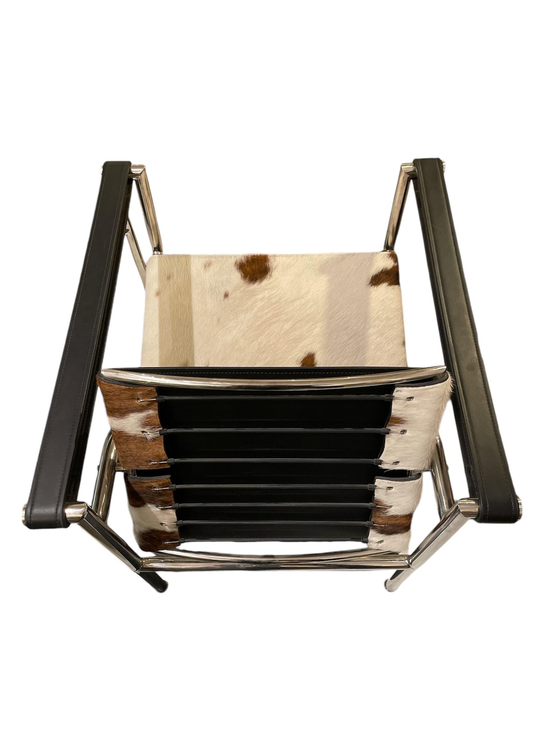 Late 20th Century Pair Of Cow Hide Armchair With Tilting Back By Le Corbusier
