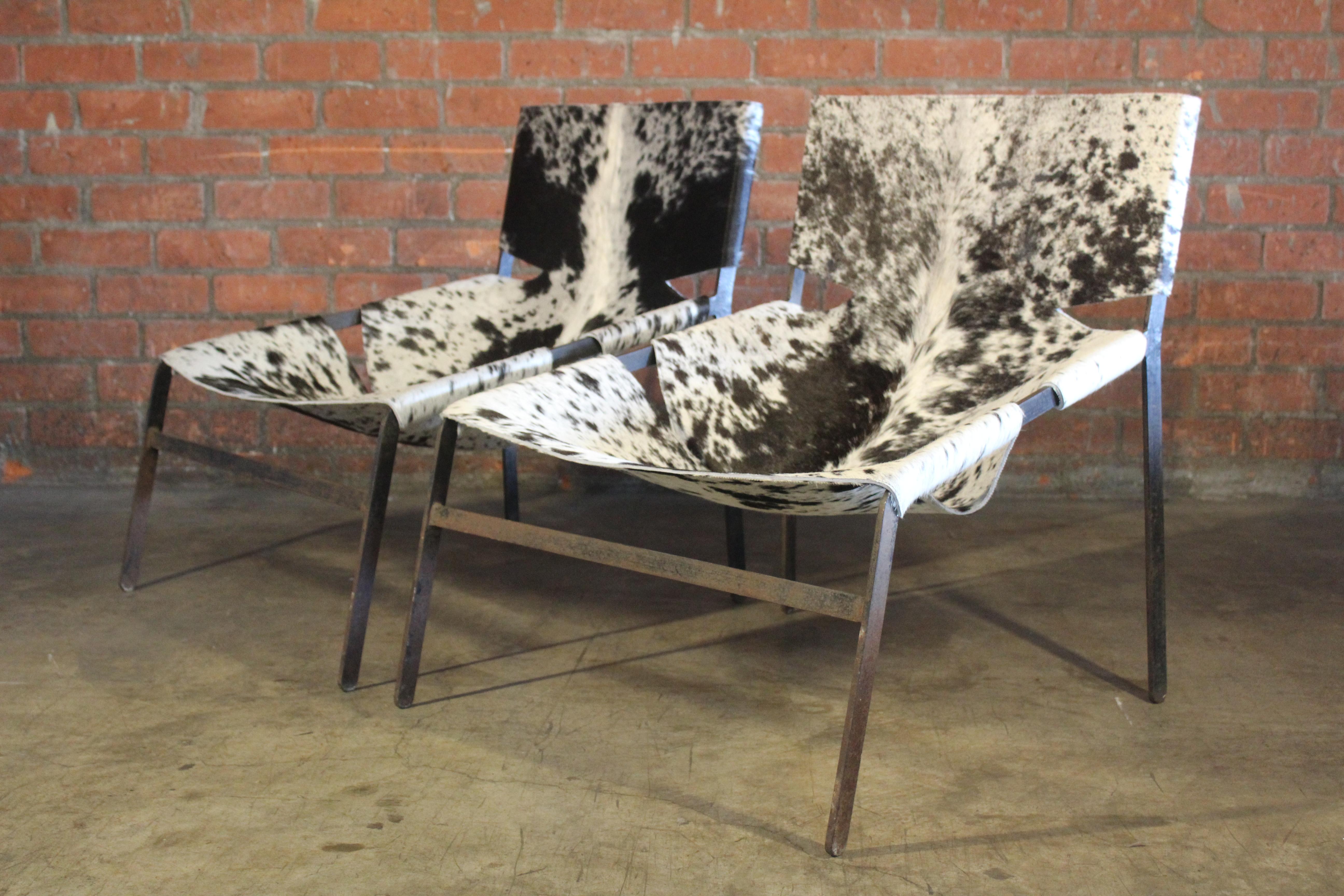 Pair of Cowhide and Iron Sling Chairs, Netherlands, 1960s For Sale 3
