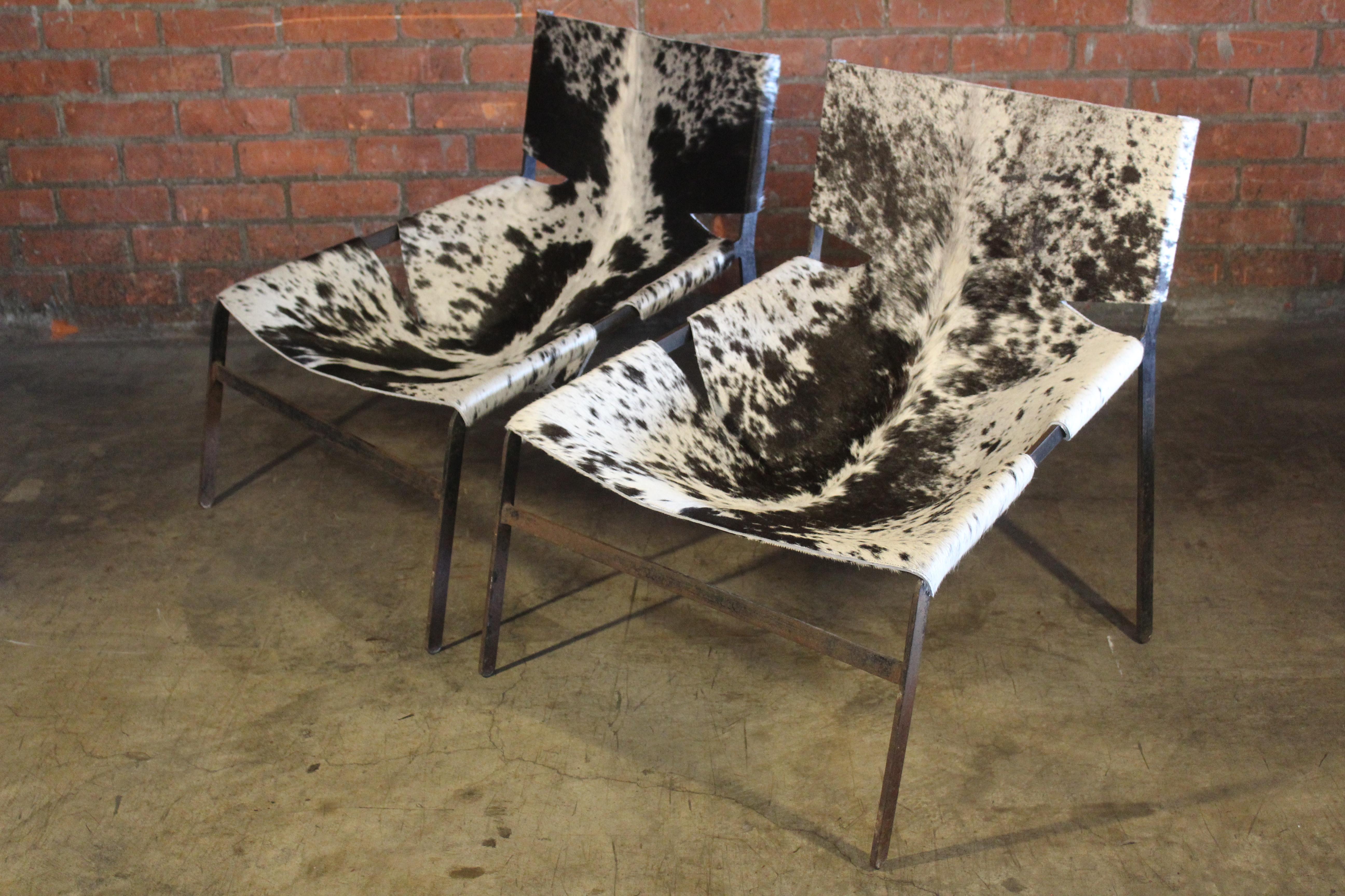 Pair of Cowhide and Iron Sling Chairs, Netherlands, 1960s For Sale 4