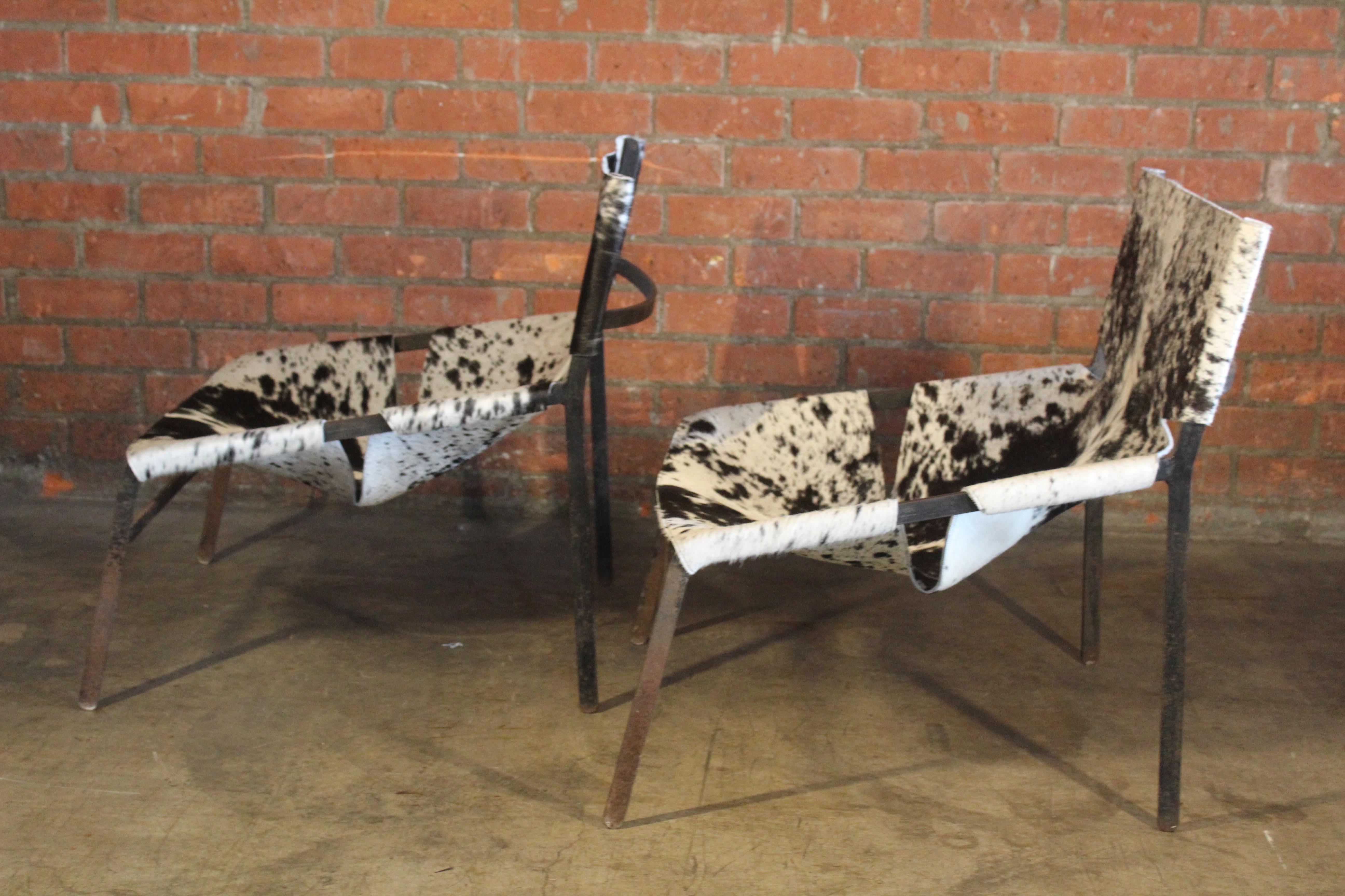 Pair of Cowhide and Iron Sling Chairs, Netherlands, 1960s For Sale 5