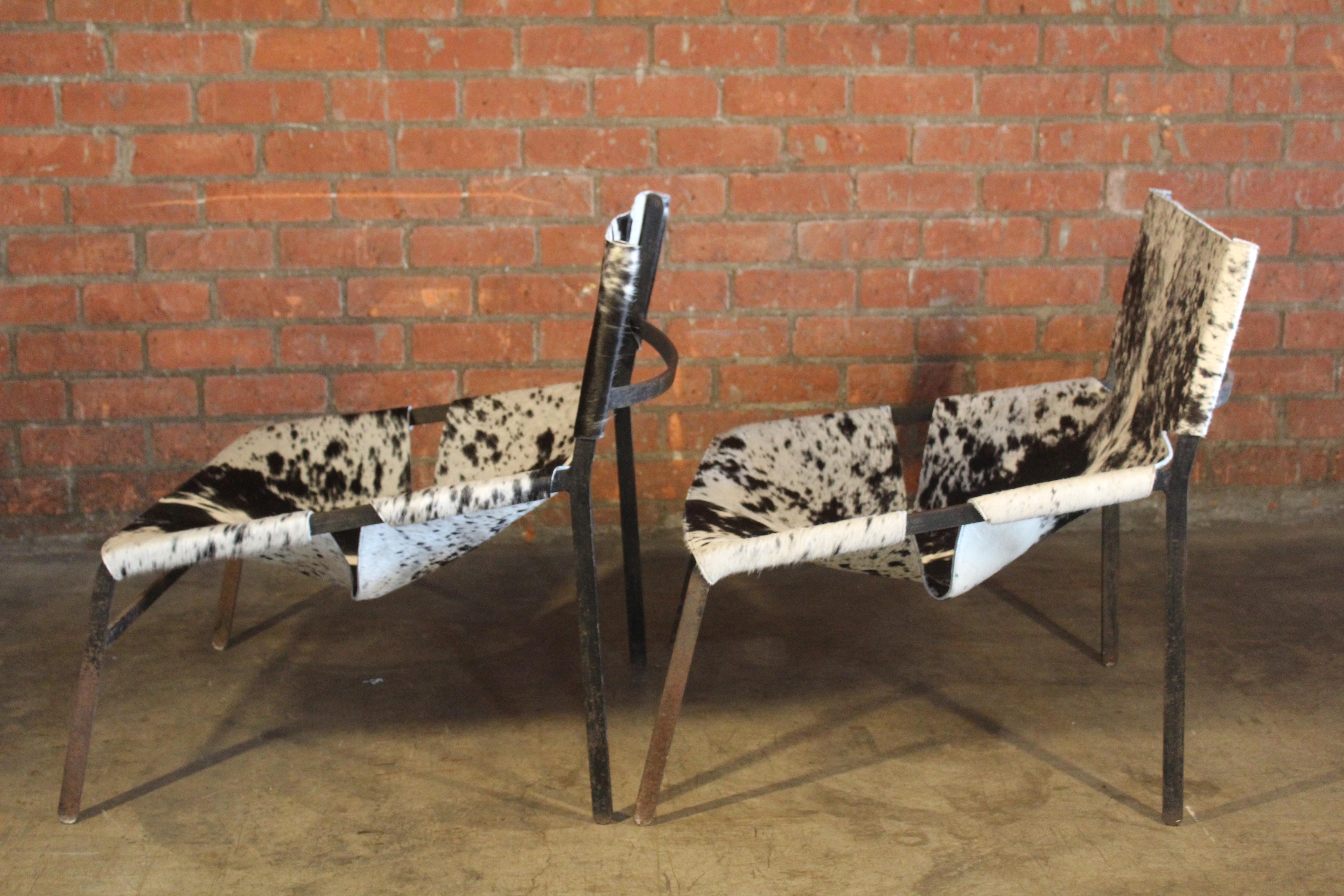 Pair of Cowhide and Iron Sling Chairs, Netherlands, 1960s For Sale 6