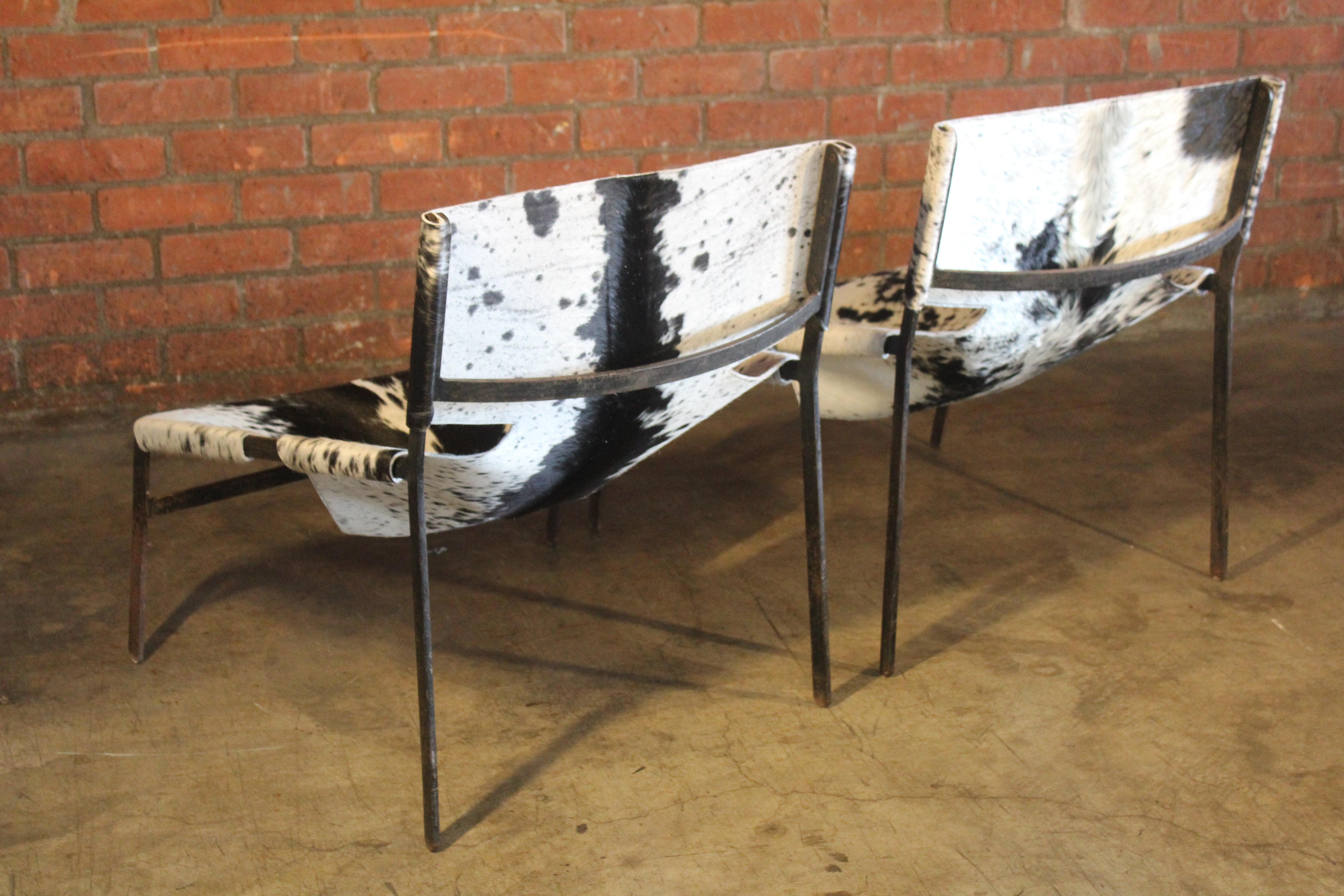 Pair of Cowhide and Iron Sling Chairs, Netherlands, 1960s For Sale 8