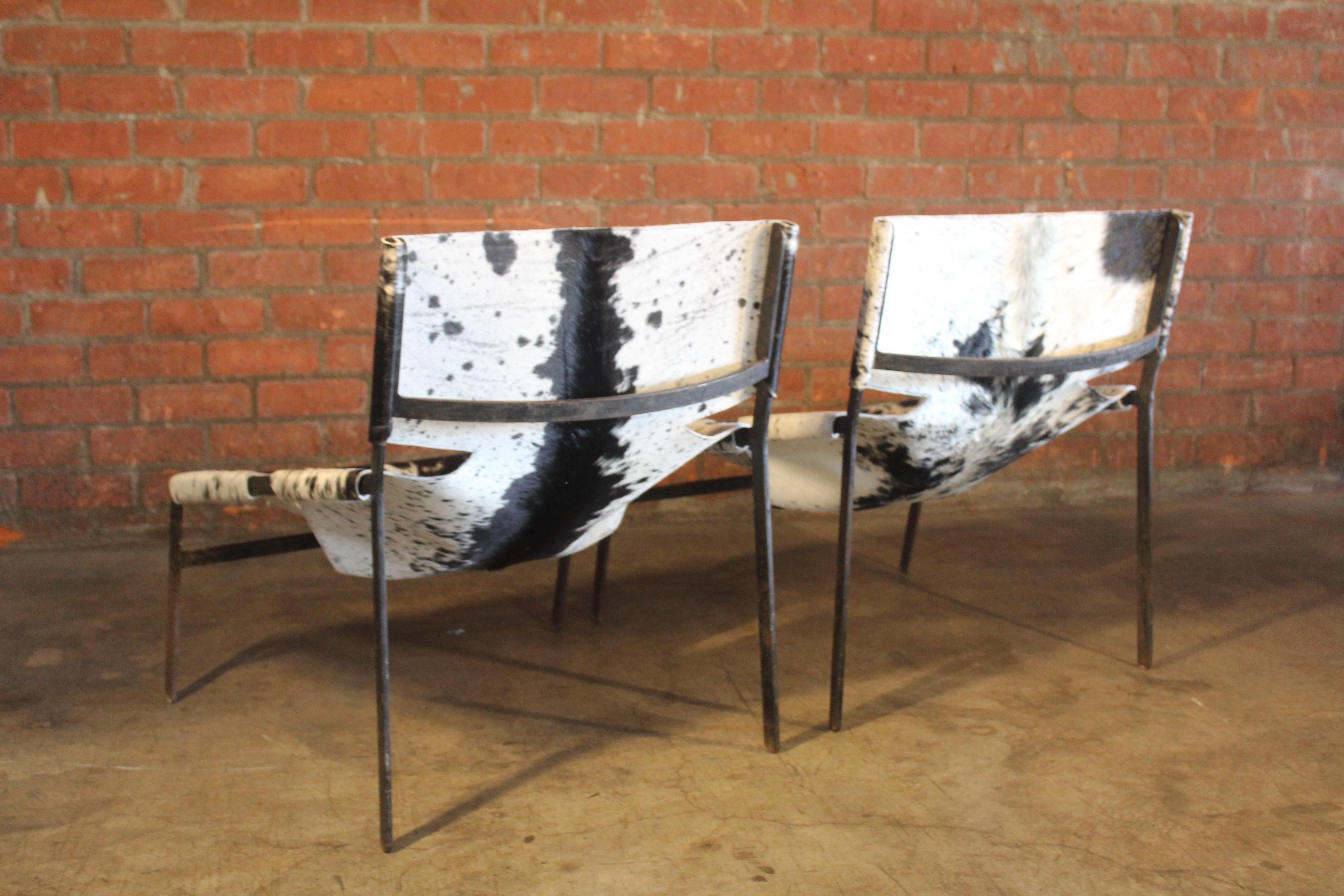 Pair of Cowhide and Iron Sling Chairs, Netherlands, 1960s For Sale 9