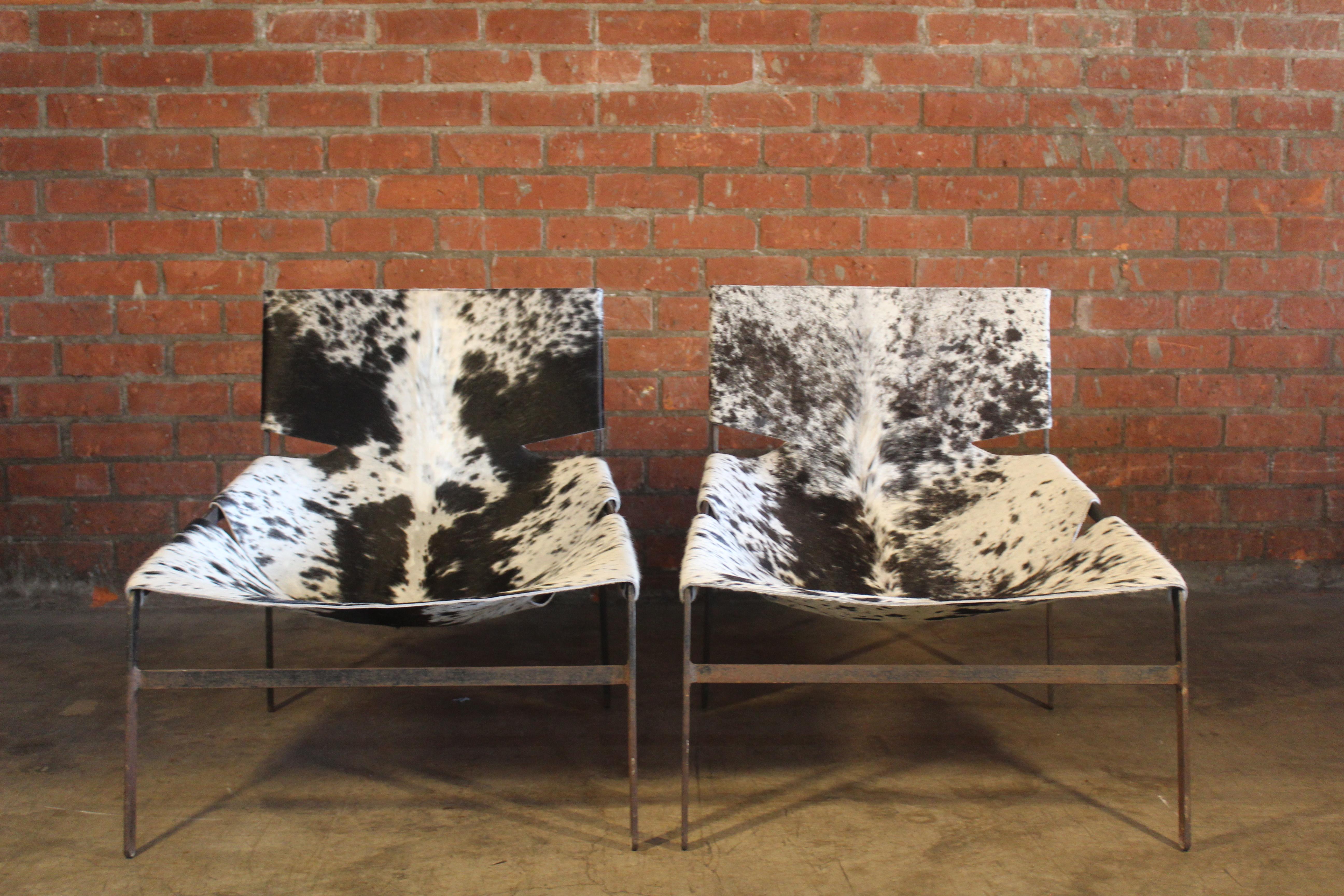 Pair of Cowhide and Iron Sling Chairs, Netherlands, 1960s In Good Condition For Sale In Los Angeles, CA