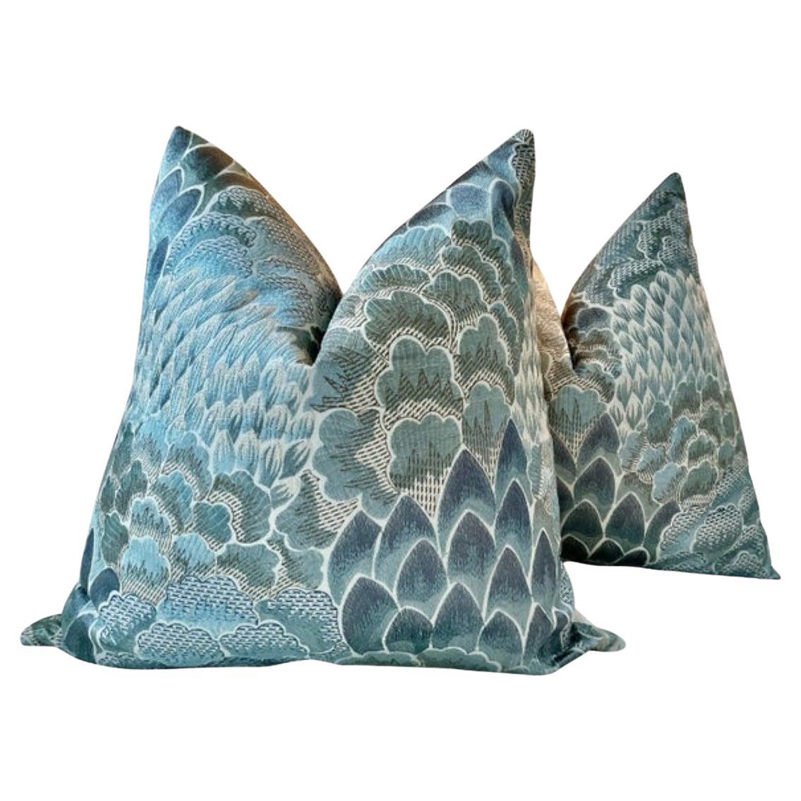 Coppia di cuscini Cowtan and Tout "Coromandel" in blu con inserti in piuma d'oca