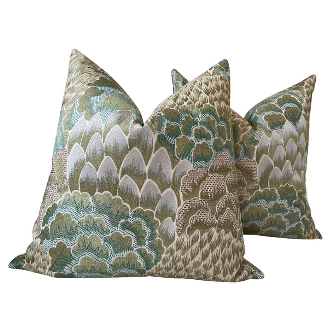 Coppia di cuscini Cowtan and Tout "Coromandel" in smeraldo con inserti in piuma d'oca