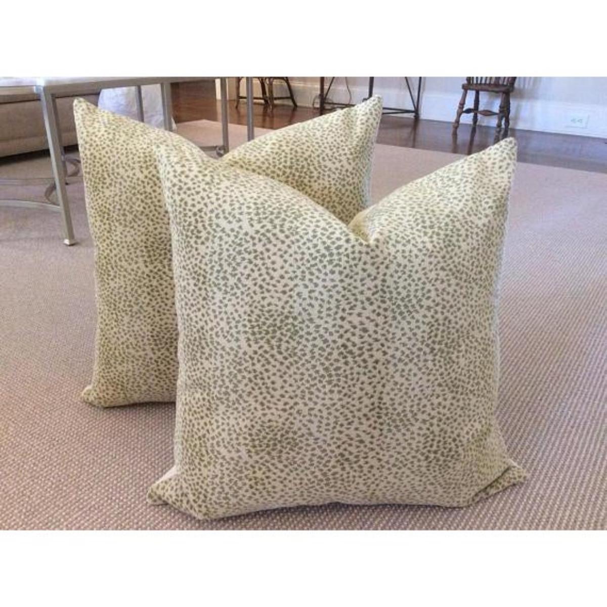 Paire de coussins en velours Gros Point 