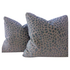 Coppia di cuscini Cowtan & Tout "Lynx" con stampa leopardo in blu acqua