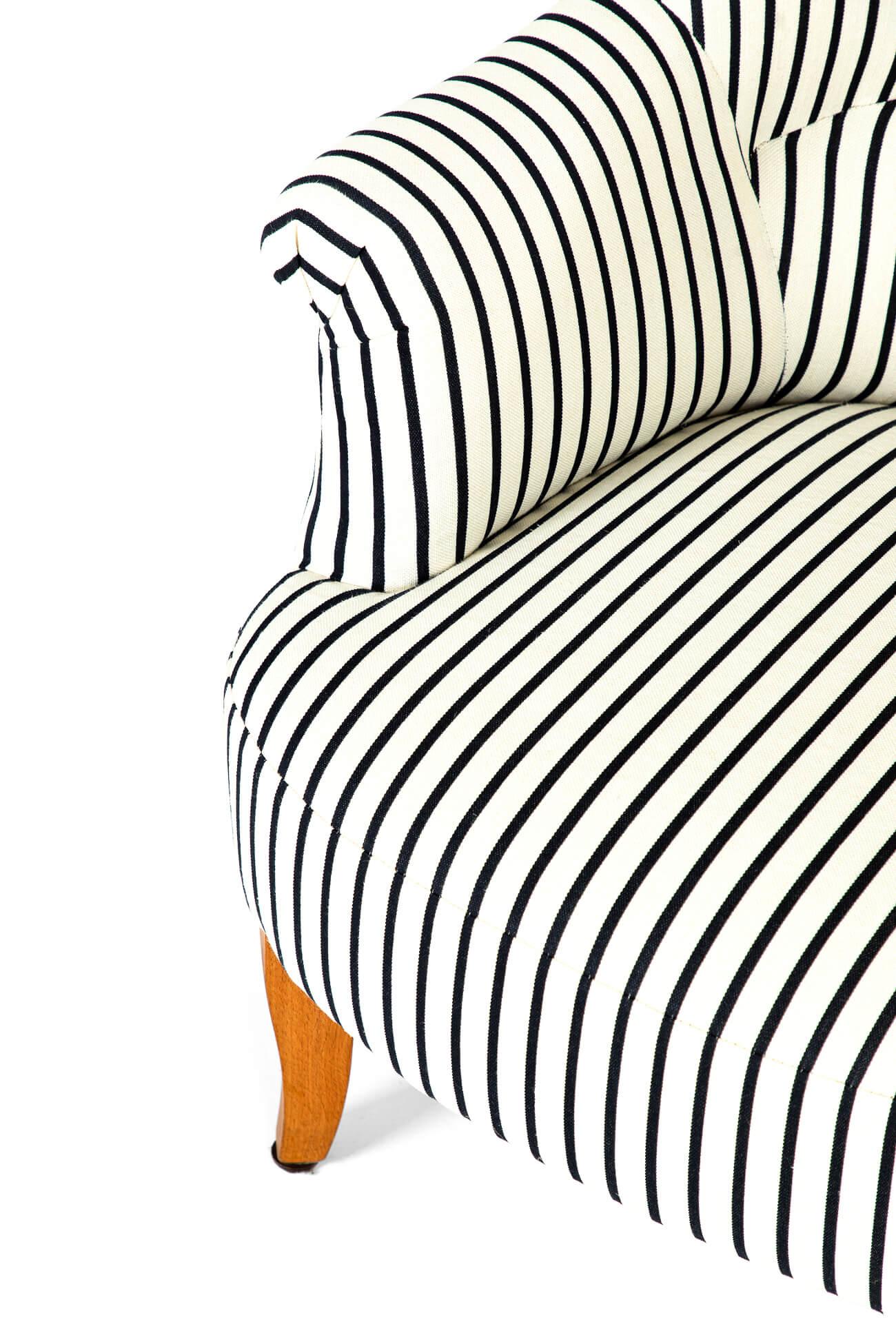 Coppia di poltrone Crapaud in ticking blu marino in vendita 1