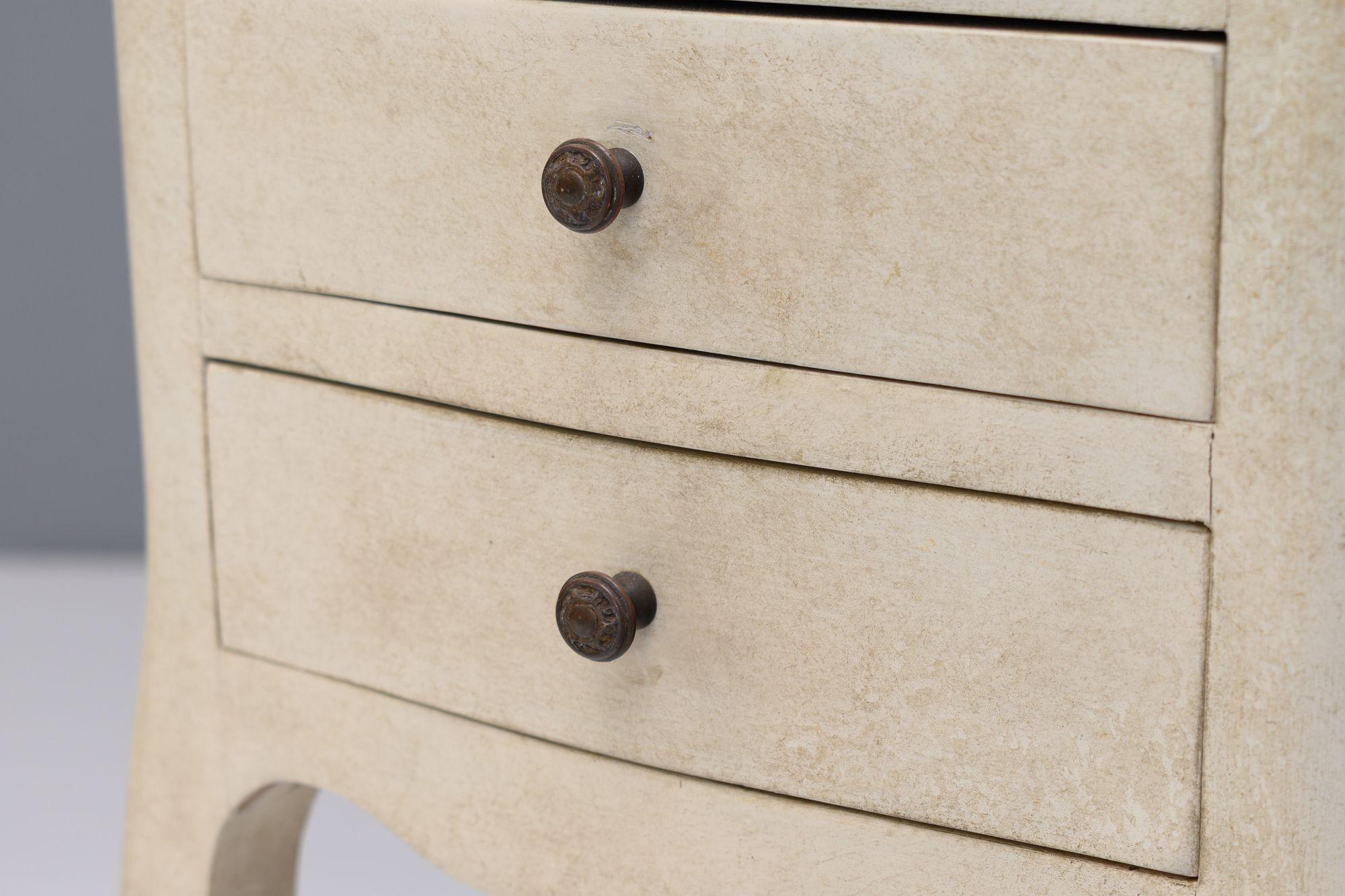 Mid-20th Century Pair of Cream Bedsides For Sale