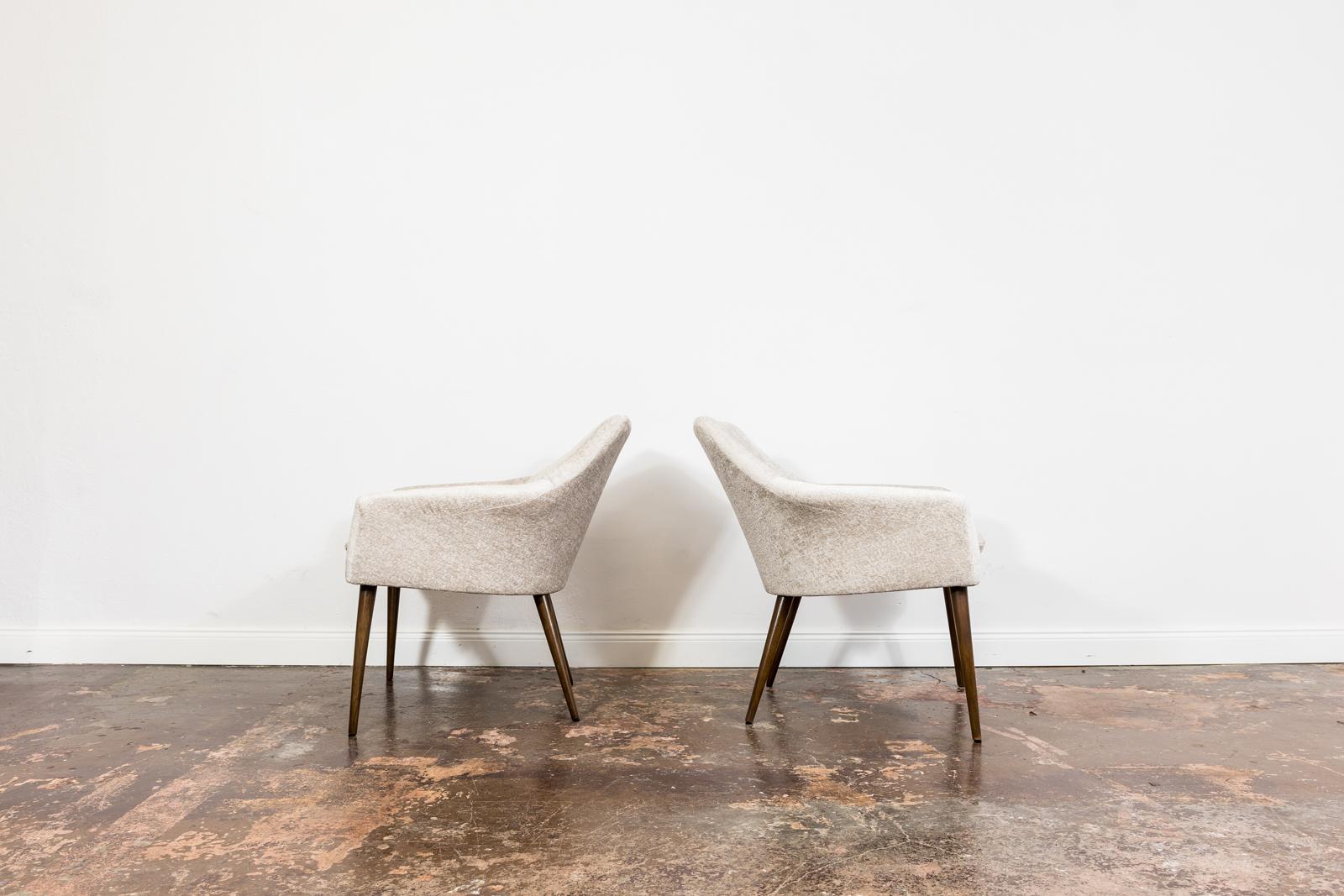 Pair Of Cream Cocktail Chairs, 1970s For Sale 1