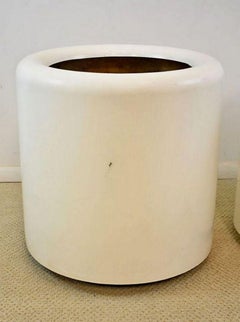 Paire de jardinières en fibre de verre crème de Douglas Deed pour Sintoform