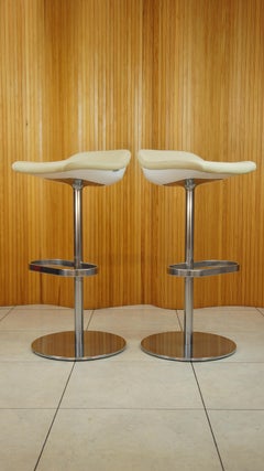 Pair of Cream Leather Walter Knoll Turtle Bar / Counter Stools, Pearson Lloyd