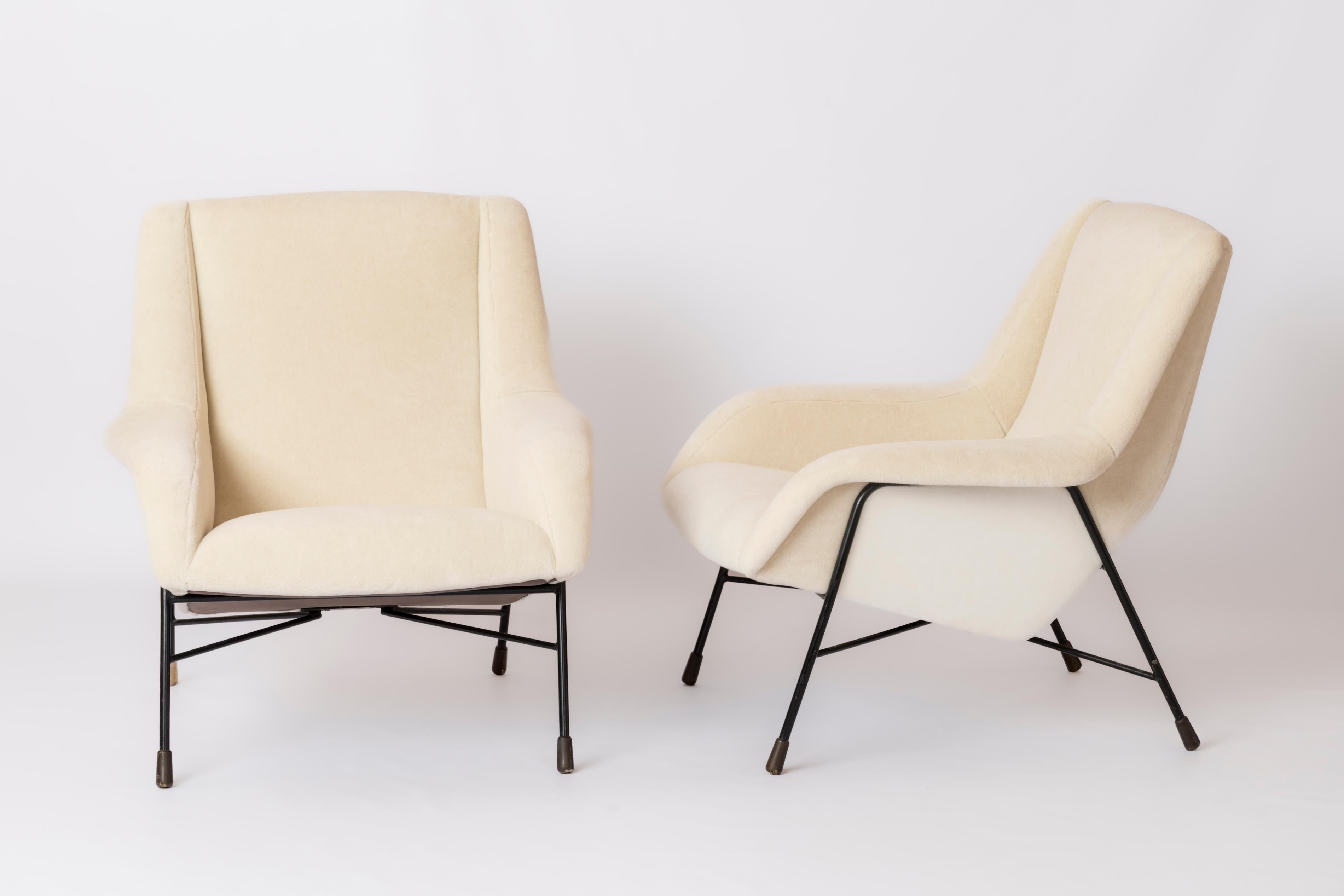 Belgian Pair of Cream Mohair Armchairs by Alfred Hendrickx for Belform - Belgium, 1958 For Sale
