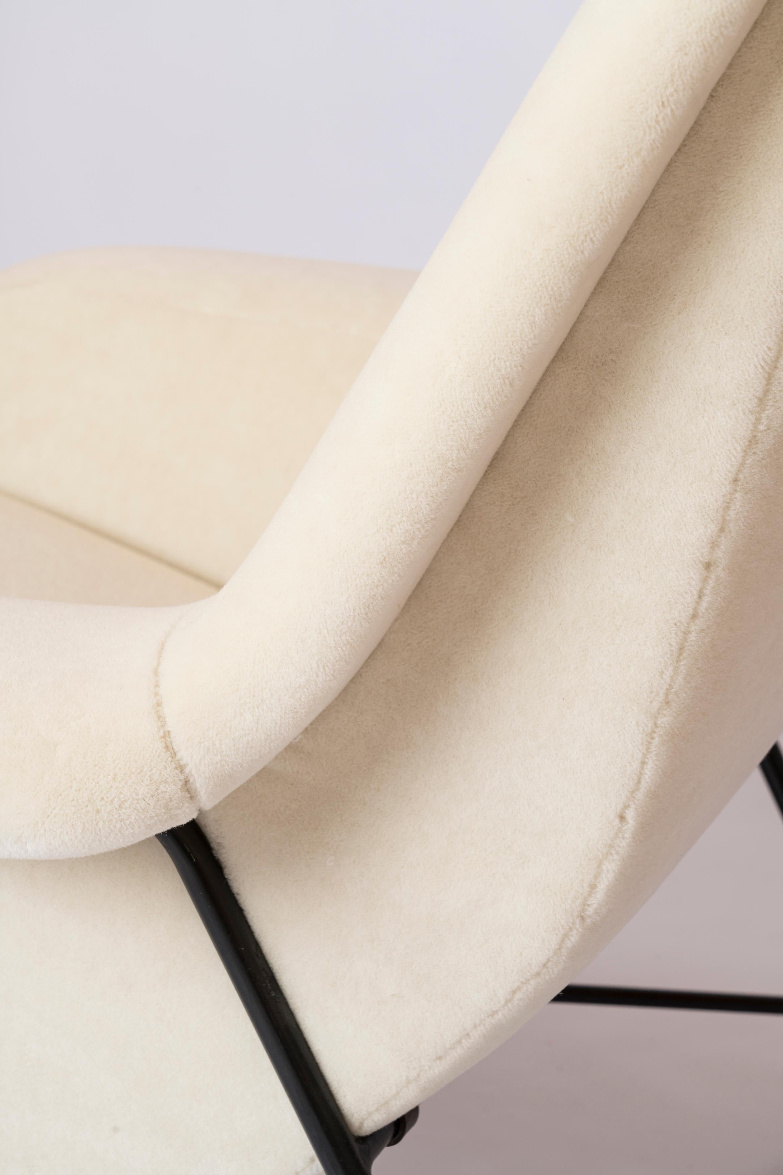 Pair of Cream Mohair Armchairs by Alfred Hendrickx for Belform - Belgium, 1958 For Sale 1