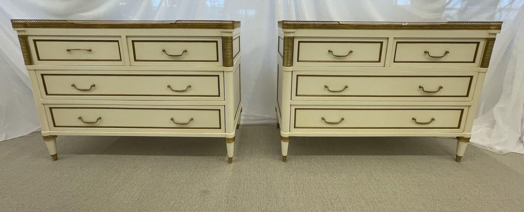 Pair of Cream Painted Louis XVI Style Commodes, Nightstands, Dressers, Chests In Good Condition For Sale In Stamford, CT