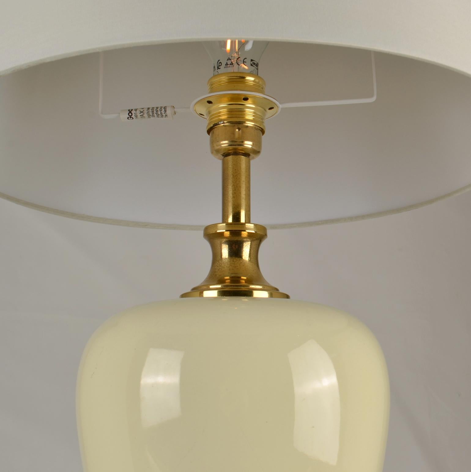 Pair of Cream Porcelain and Brass Table Lamps by Zonca, Italy, 1970s For Sale 8