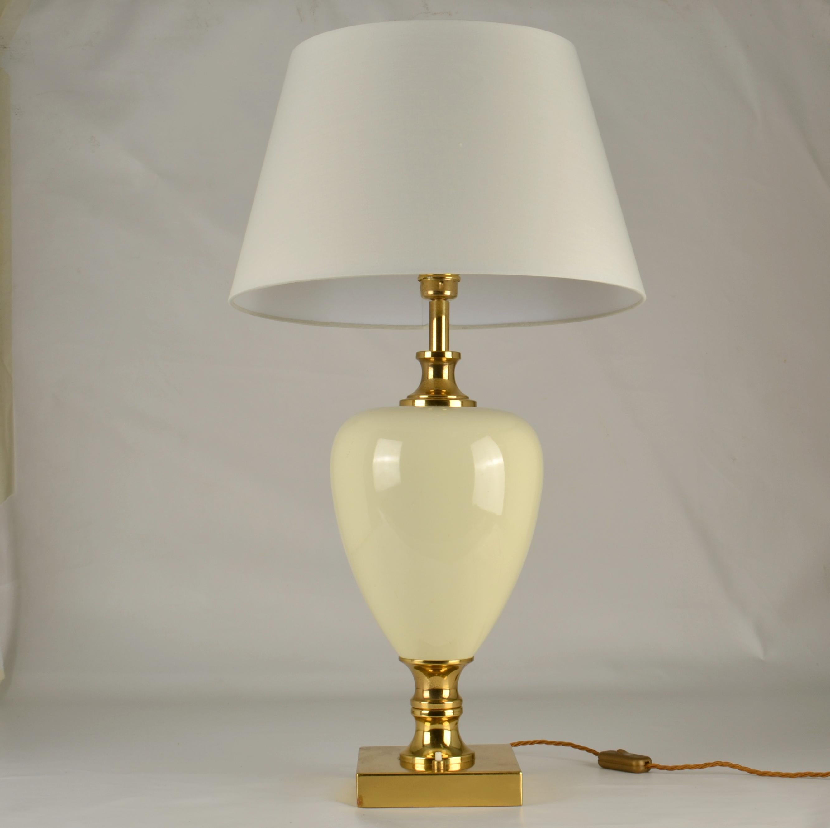 Pair of Cream Porcelain and Brass Table Lamps by Zonca, Italy, 1970s For Sale 1