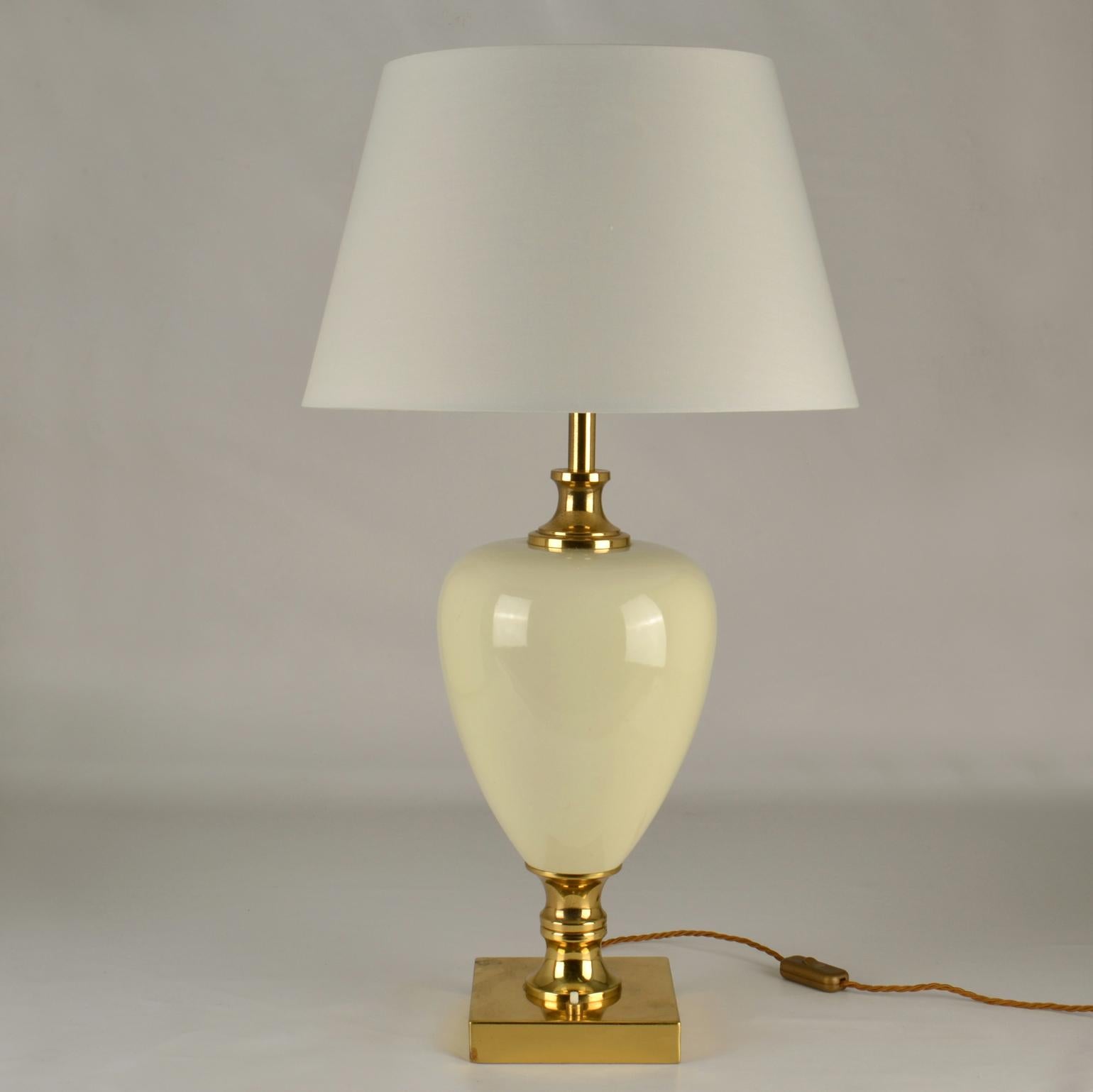 Pair of Cream Porcelain and Brass Table Lamps by Zonca, Italy, 1970s For Sale 4