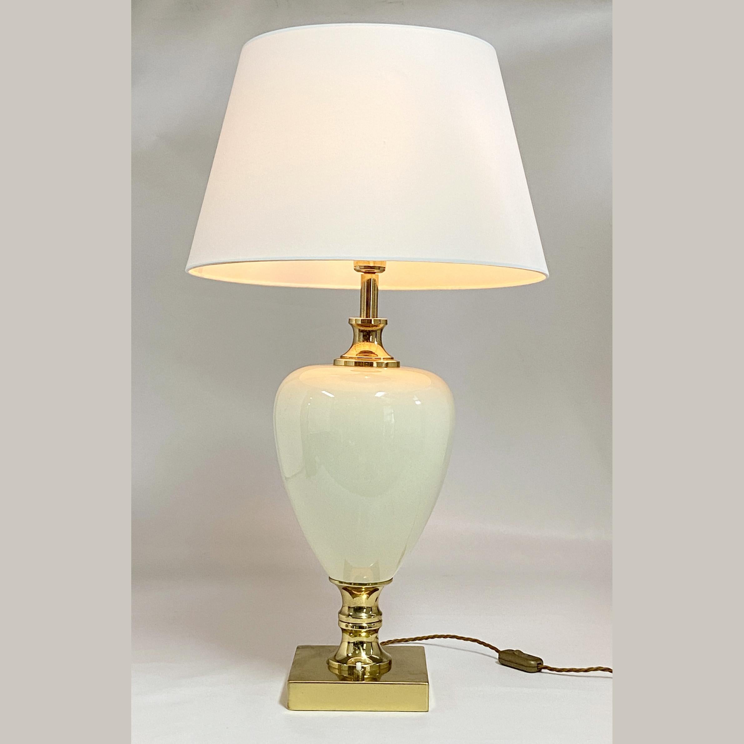 Pair of Cream Porcelain and Brass Table Lamps by Zonca, Italy, 1970s For Sale 2