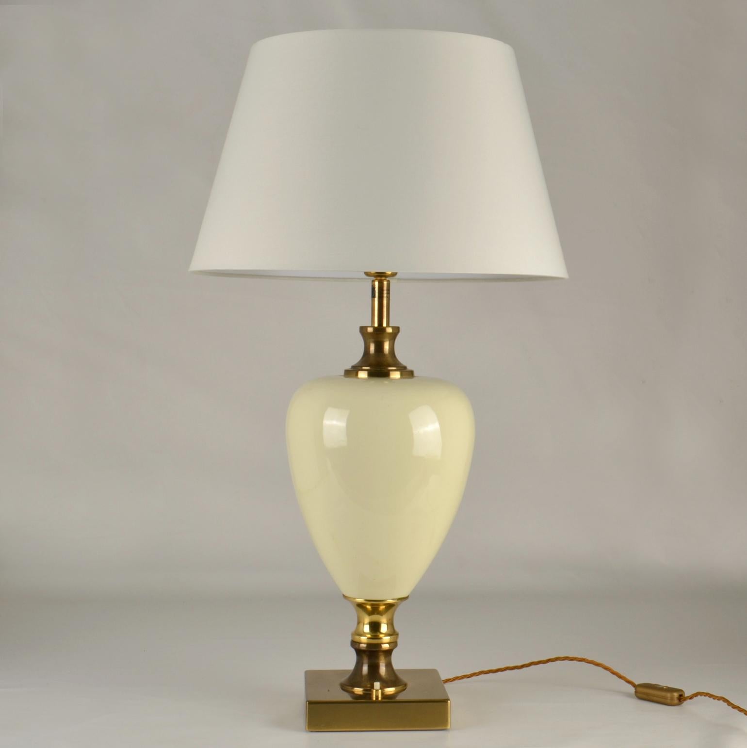 Pair of Cream Porcelain and Brass Table Lamps by Zonca, Italy, 1970s For Sale 5