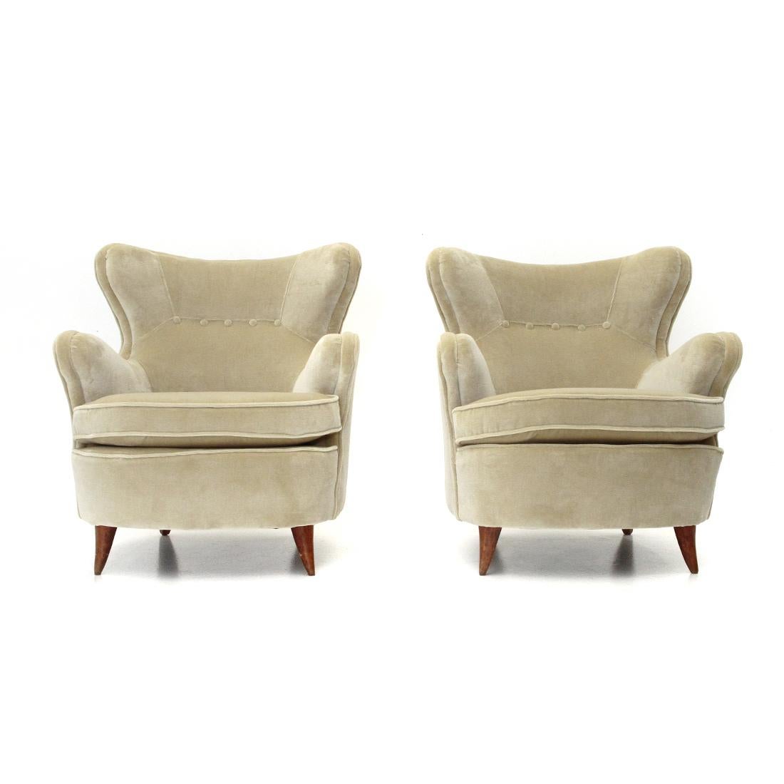 Pair of Cream White Velvet Italian Armchairs, 1940s In Good Condition In Savona, IT