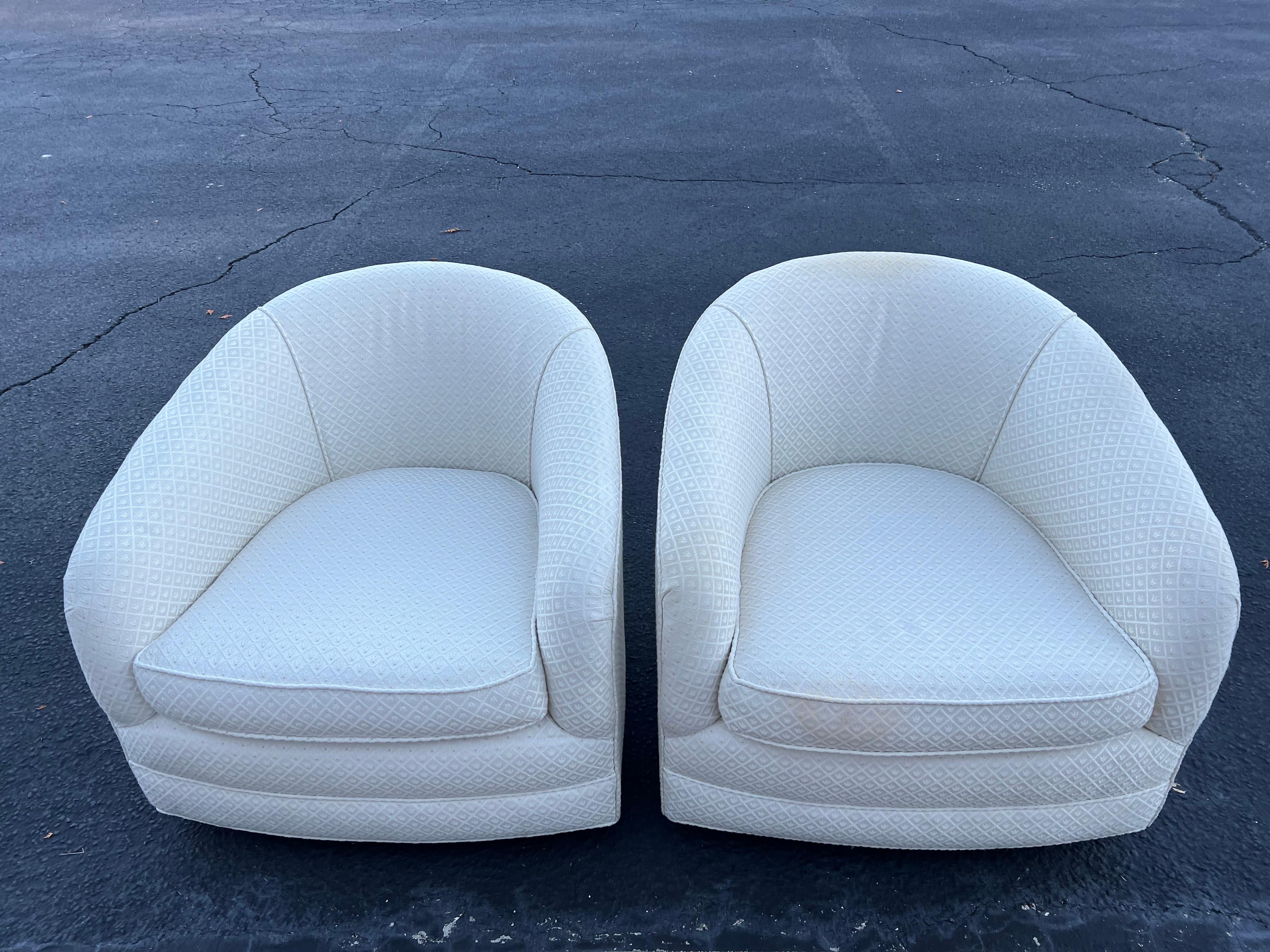 Late 20th Century Pair of White Swivel Cube Chairs For Sale