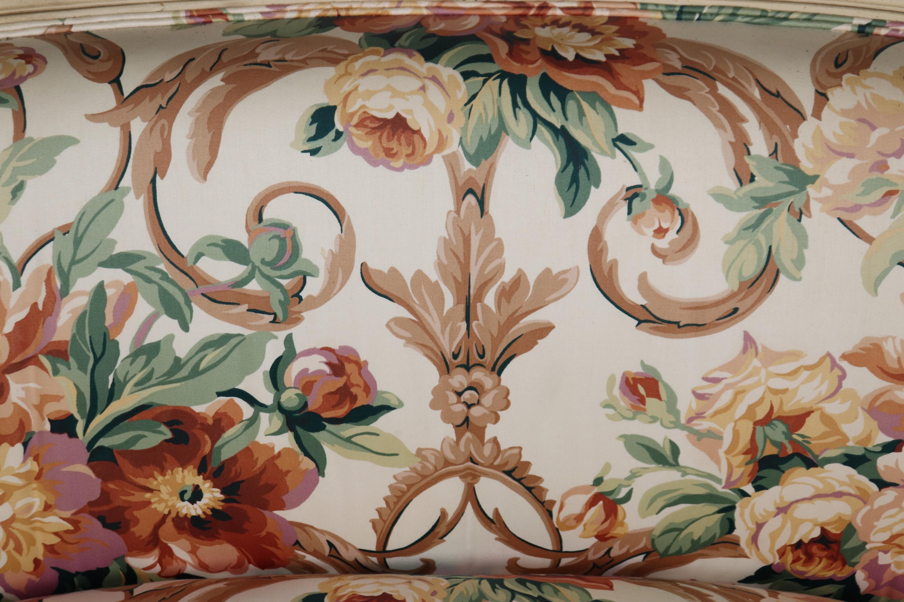 Pair of Creme Paint Decorated Floral Upholstered French Louis XV Settees For Sale 5
