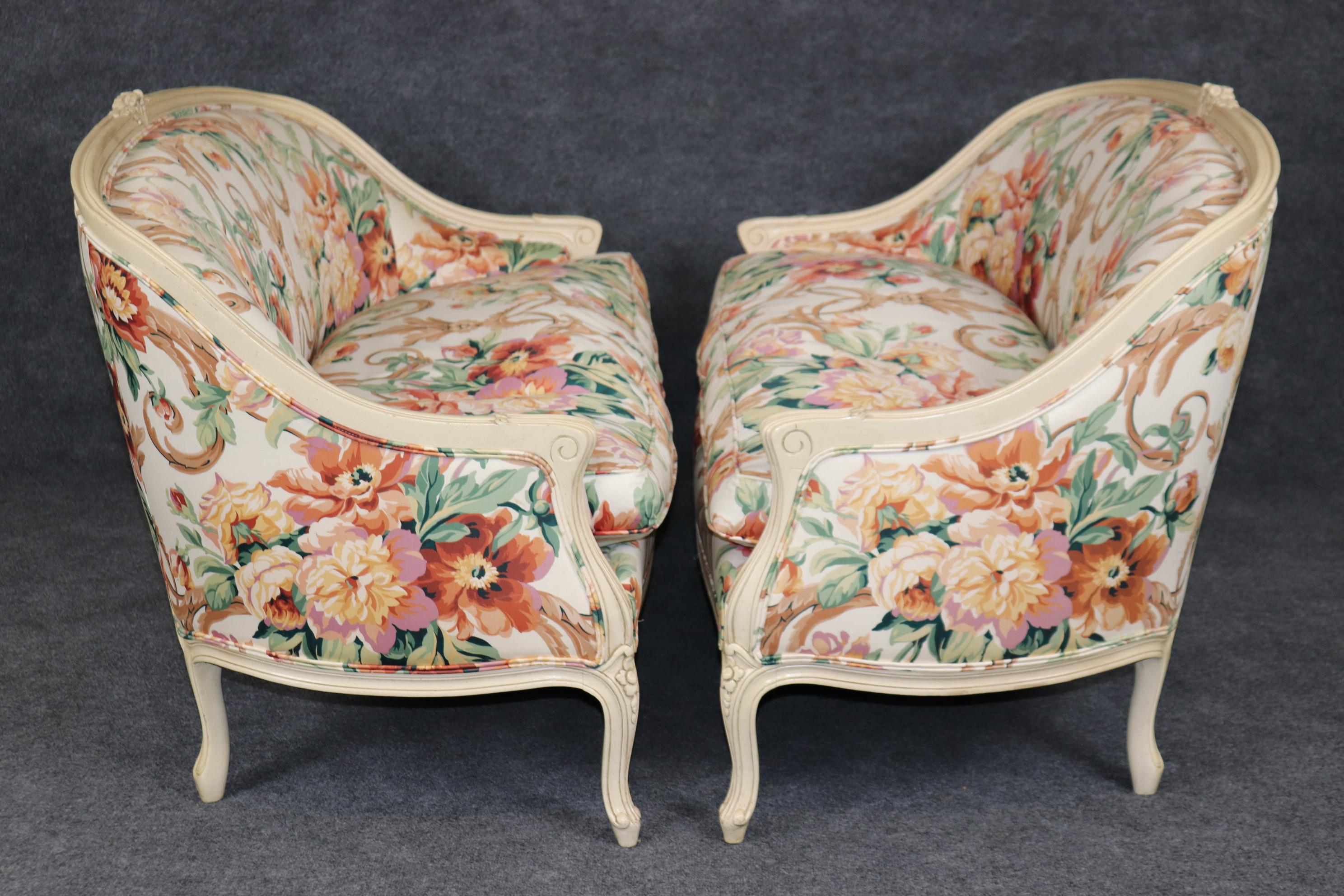Unknown Pair of Creme Paint Decorated Floral Upholstered French Louis XV Settees For Sale