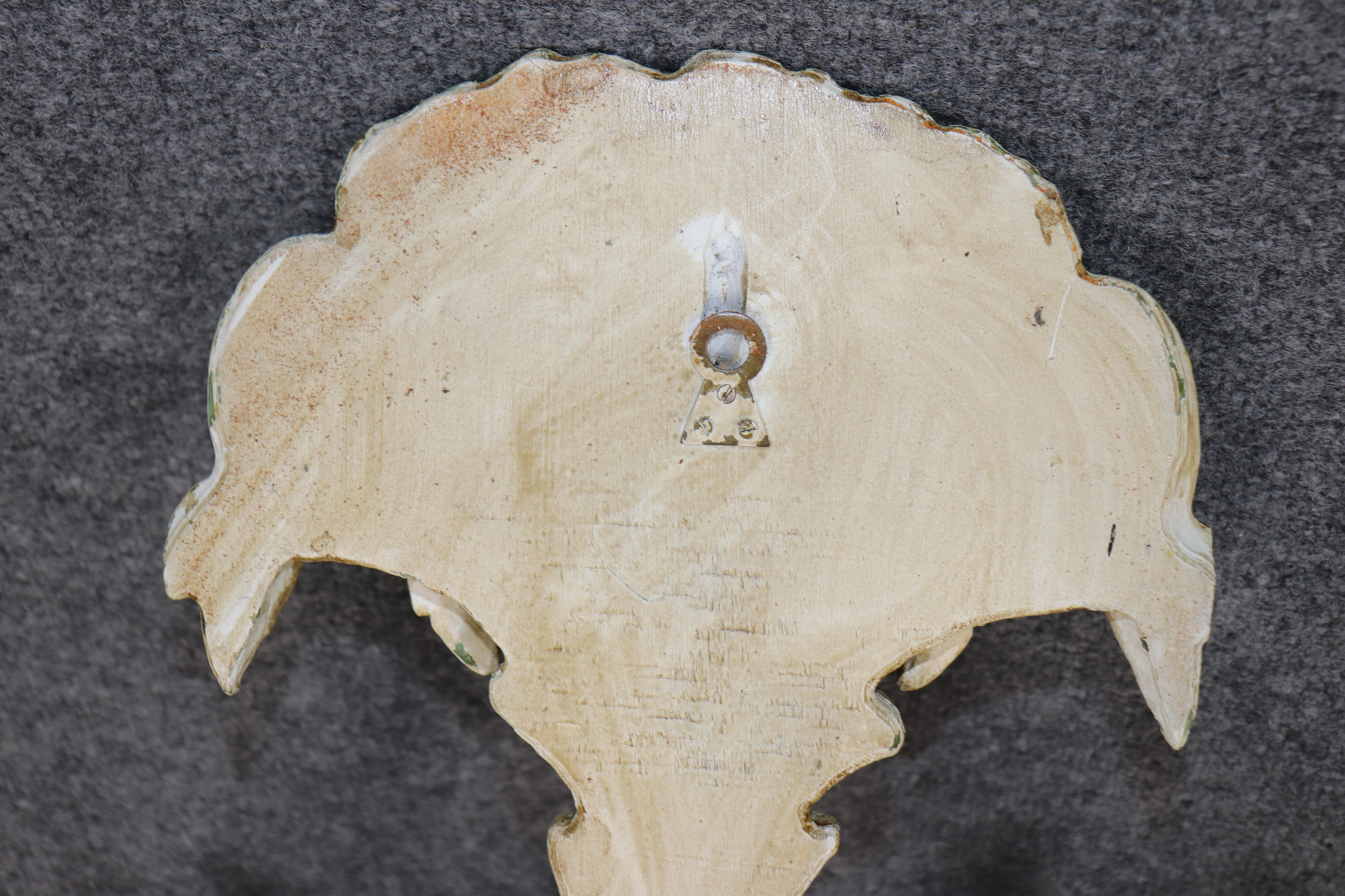 Pareja de palmatorias pintadas a la crema Pareja de candelabros franceses Jansen Roche en venta 3