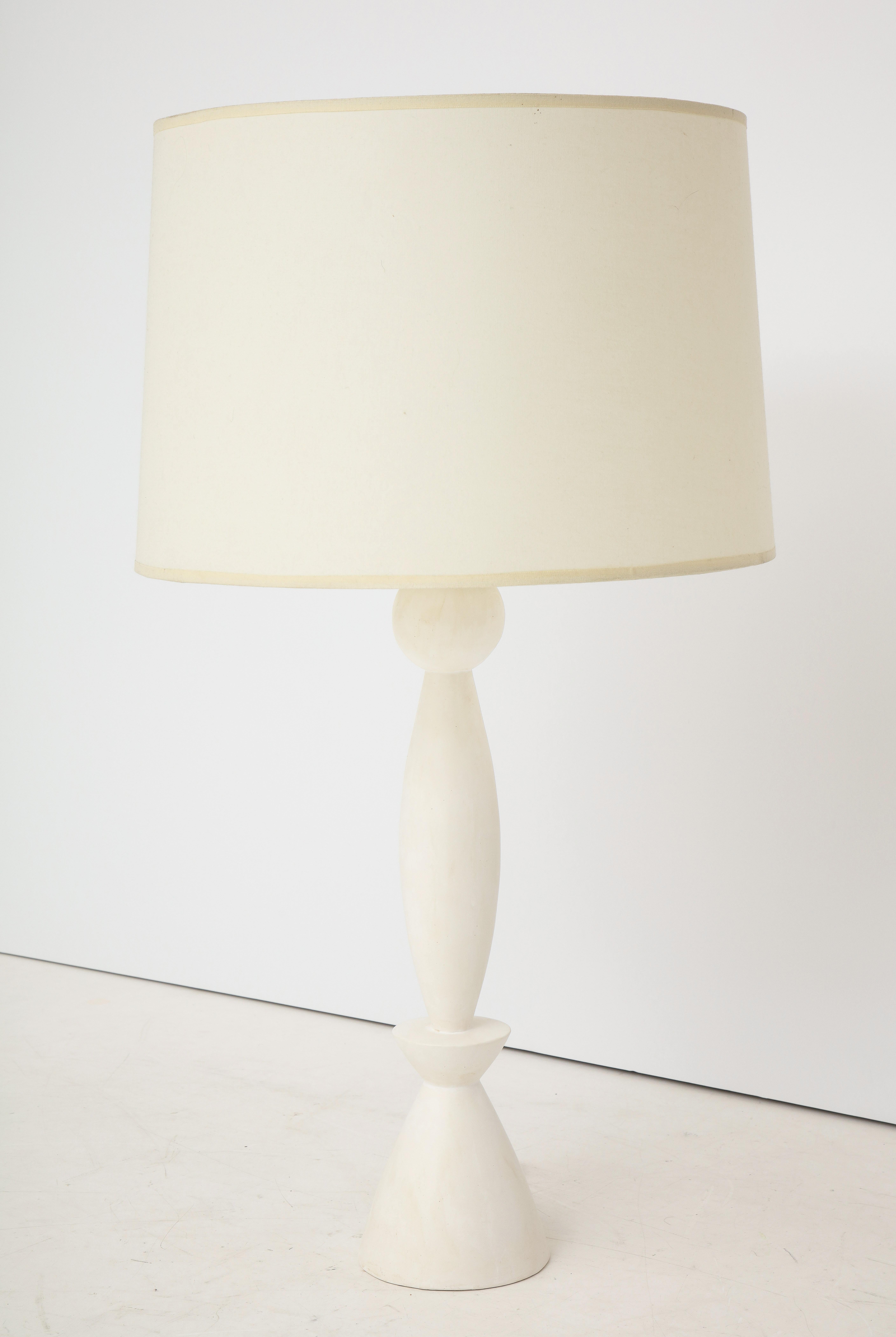 Pair of Crème White Patinated Plaster Lamps by Facto Atelier, Paris, France 2020 In New Condition In New York, NY