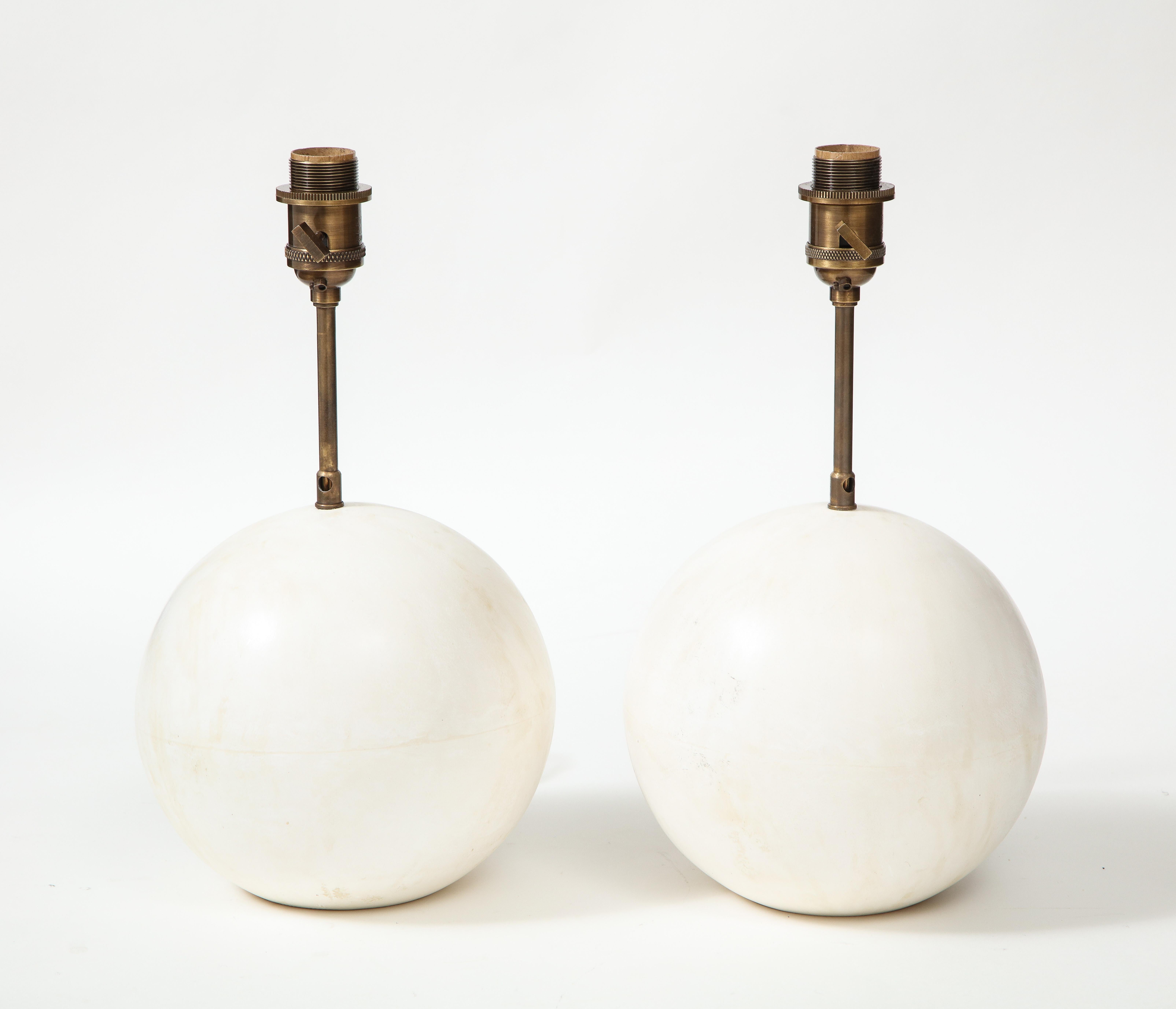 French Pair of Creme White Plaster Table Lamps by Facto Atelier Paris, France, 2020